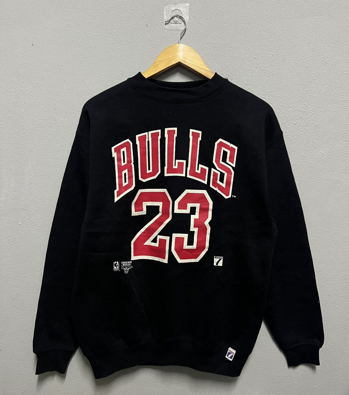 NBA VINTAGE 90s Chicago Bulls Michael Jordan #23 Sweatshirt Size US M / EU 48-50 / 2 - 1 Thumbnail