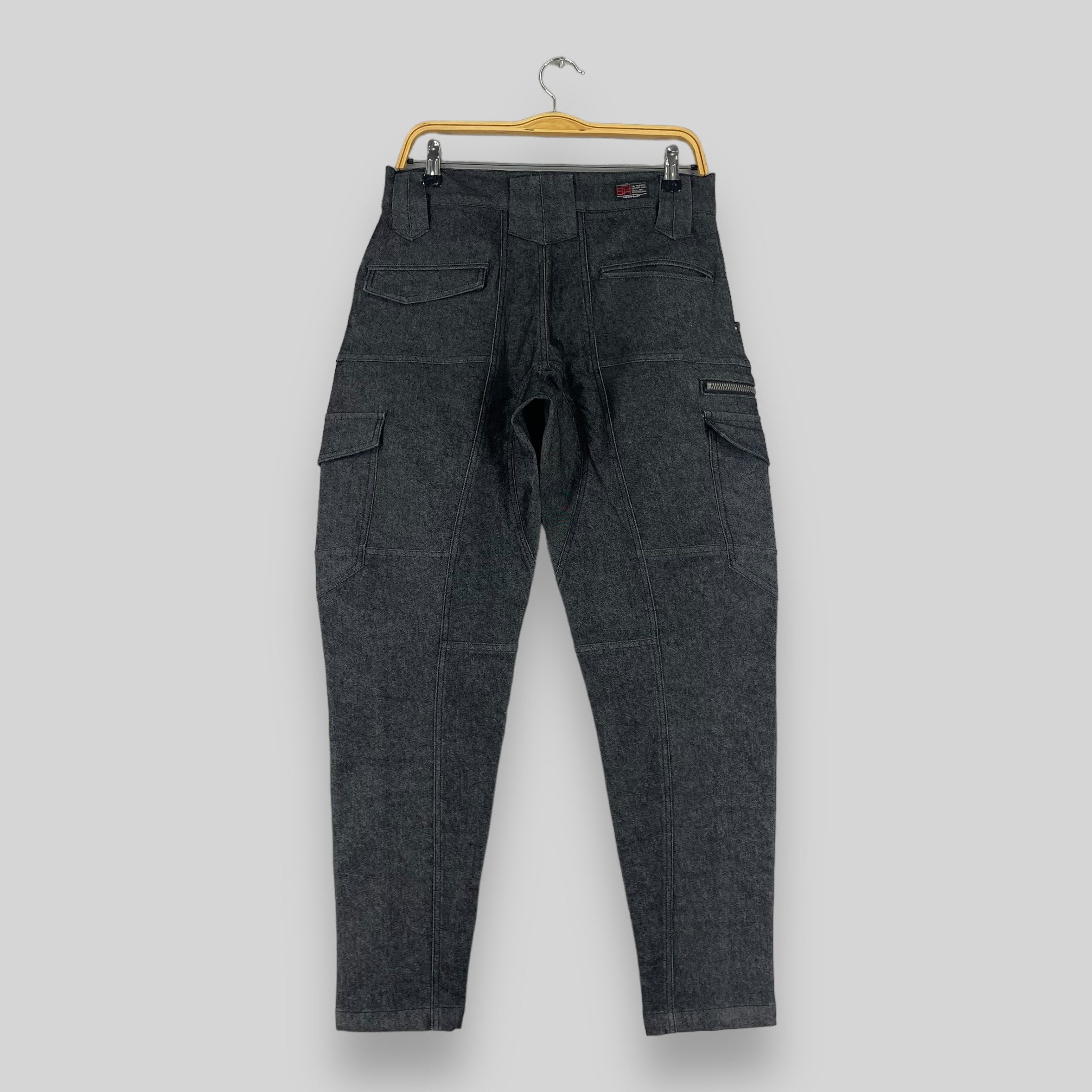 Japanese Brand Vintage Japanese Hook-Up Black Padded Bondage Cargo Pant Size US 30 / EU 46 - 7 Thumbnail