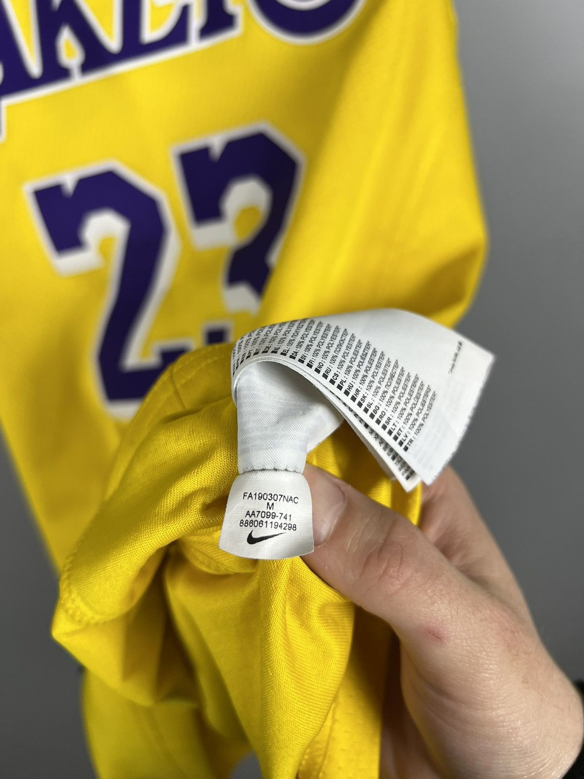 Nike Los Angeles Lakers Lebron James 23 Jersey Size US M / EU 48-50 / 2 - 10 Thumbnail