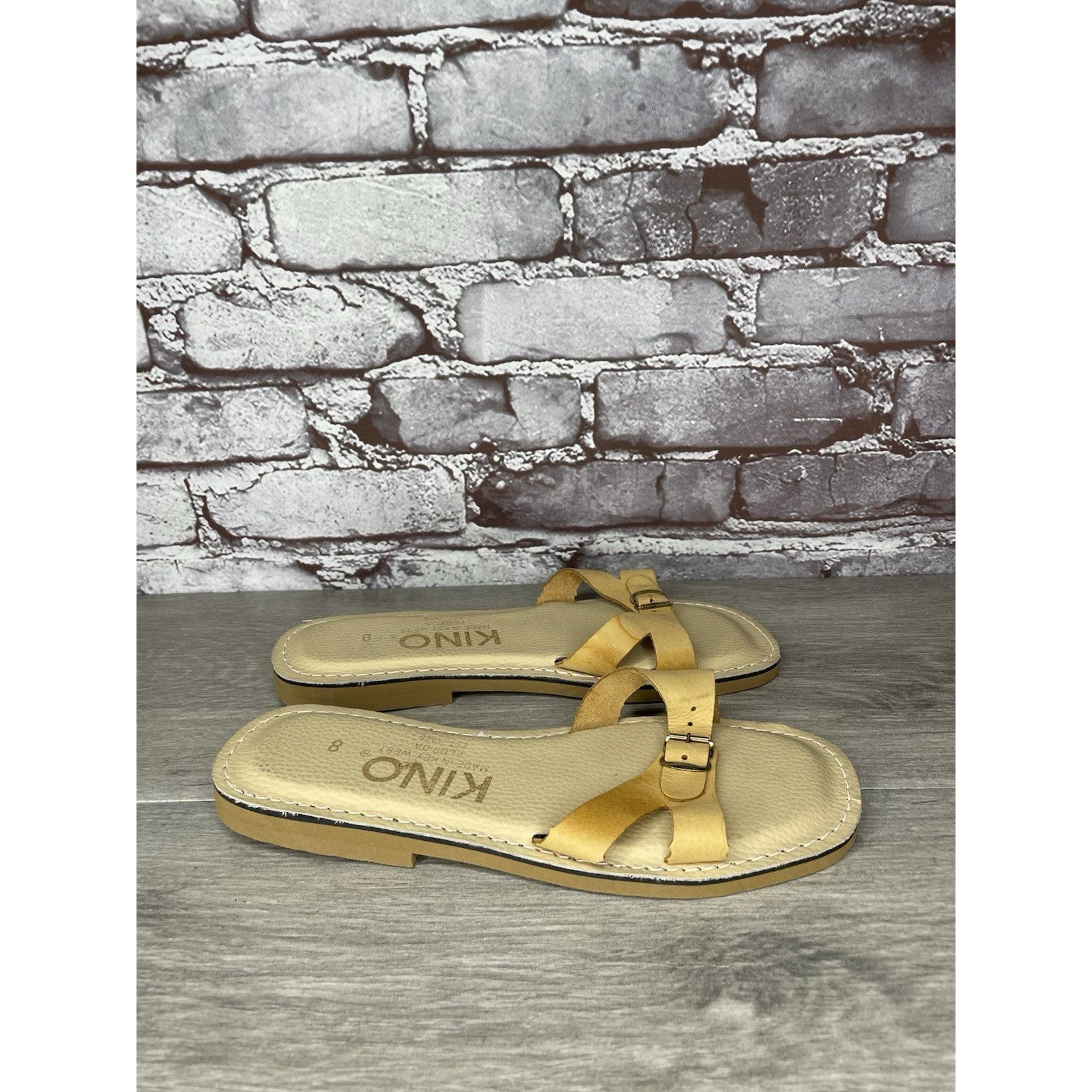 Other KINO Tan Yellow Slides Buckle Strap Cushion Comfort Sandals Size US 8 / IT 38 - 3 Thumbnail