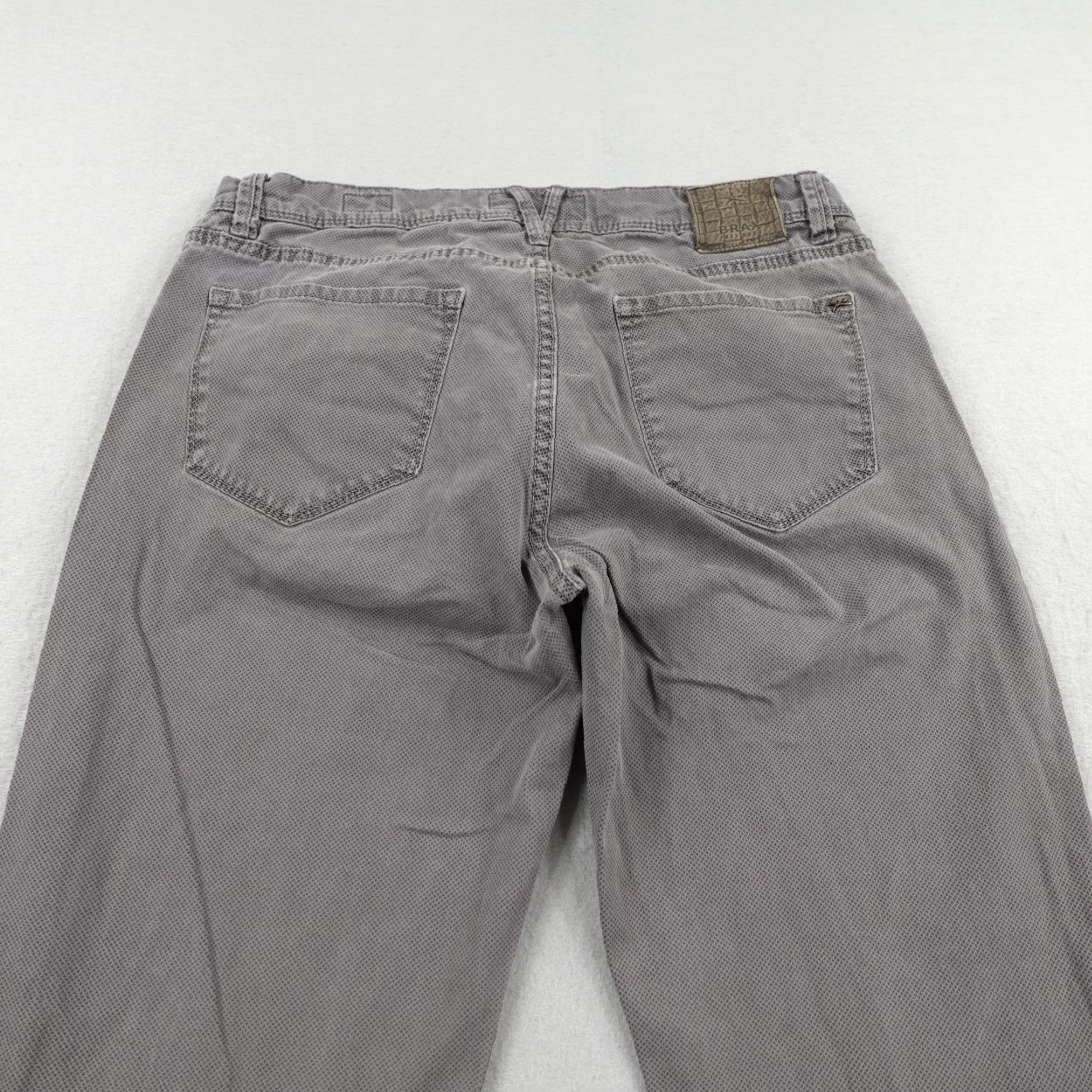 BRAX VINTAGE BRAX Cadiz Pure Slim Straight Fit 5-Pocket Chino Pants Gray Mens 30 x 32 Inseam Slim Flat Front Workwear Casual 90s? Size US 30 / EU 46 - 5 Thumbnail