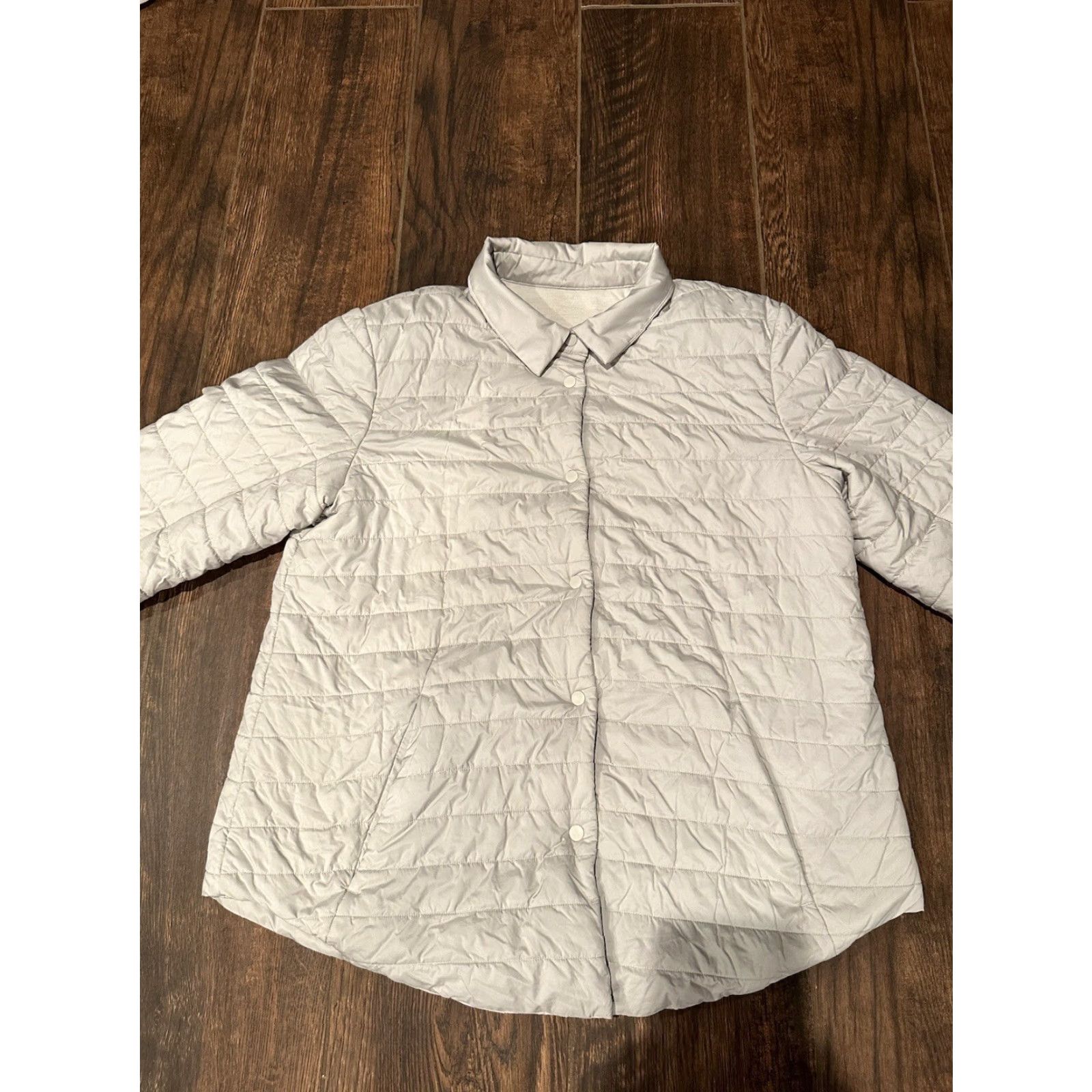 Lululemon VINTAGE Woman’s Lululemon REVERSIBLE Gray Snaps Light Quilted Puff Jacket Sz 10 Size L / US 10 / IT 46 - 4 Thumbnail
