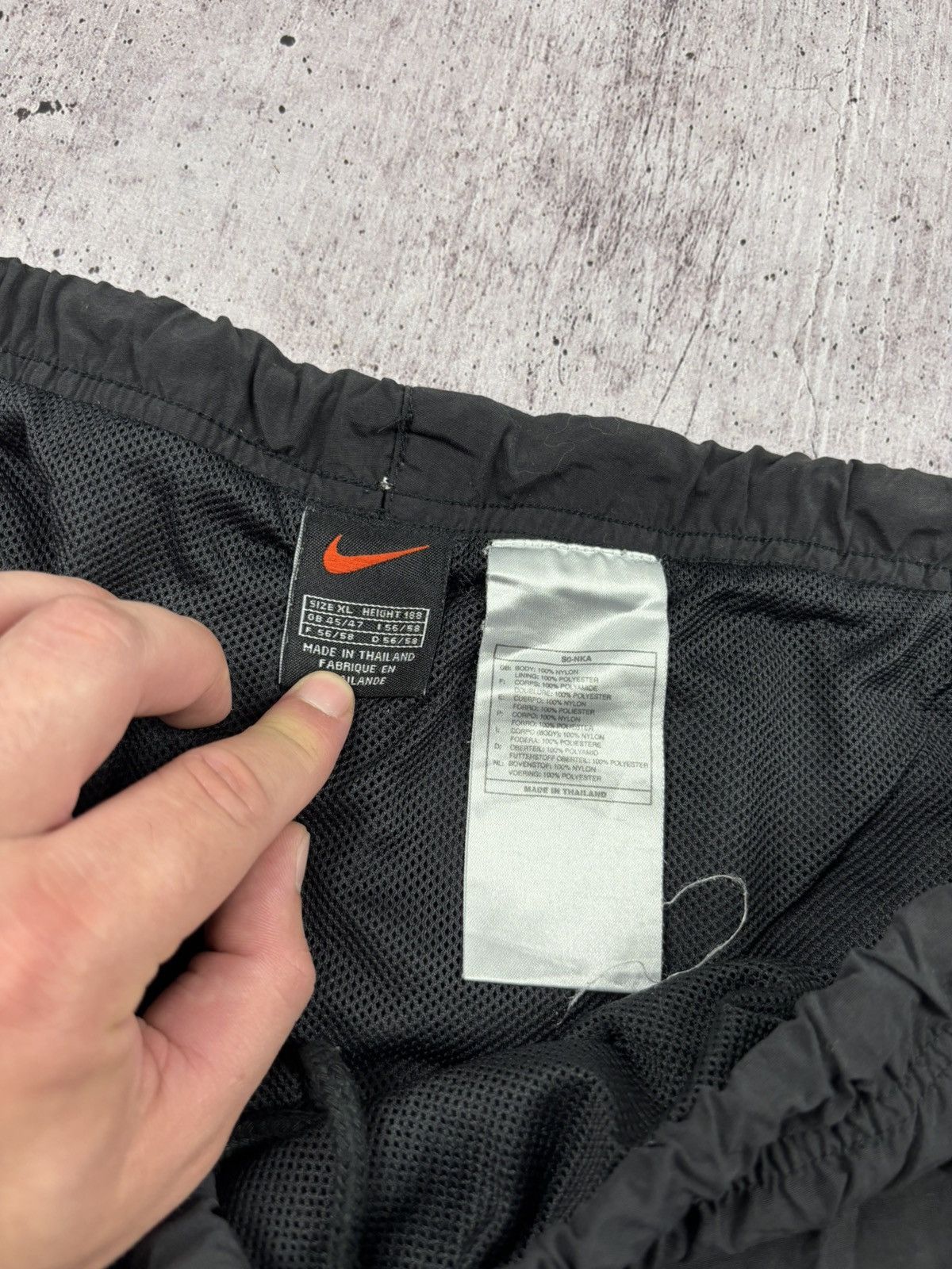 Nike Nike vintage nylon short size XL Size US 36 / EU 52 - 2 Thumbnail