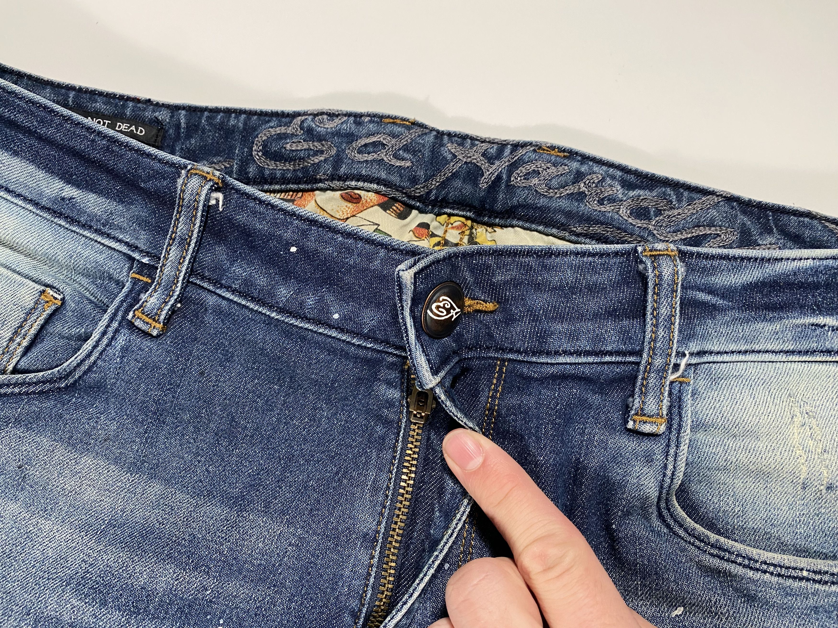 Ed Hardy Ed Hardy Embossed Skull Distressed Dagger jeans 34x28 Size US 34 / EU 50 - 5 Thumbnail