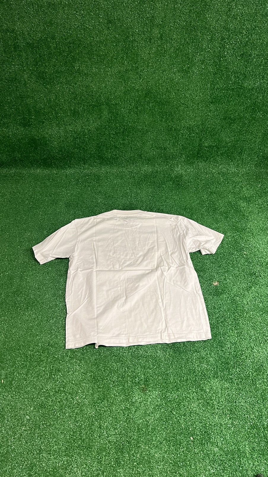 Billie Eilish × Takashi Murakami × Uniqlo Billie Eilish Takashi Murakami Flower Skulls T-Shirt Size US M / EU 48-50 / 2 - 3 Thumbnail