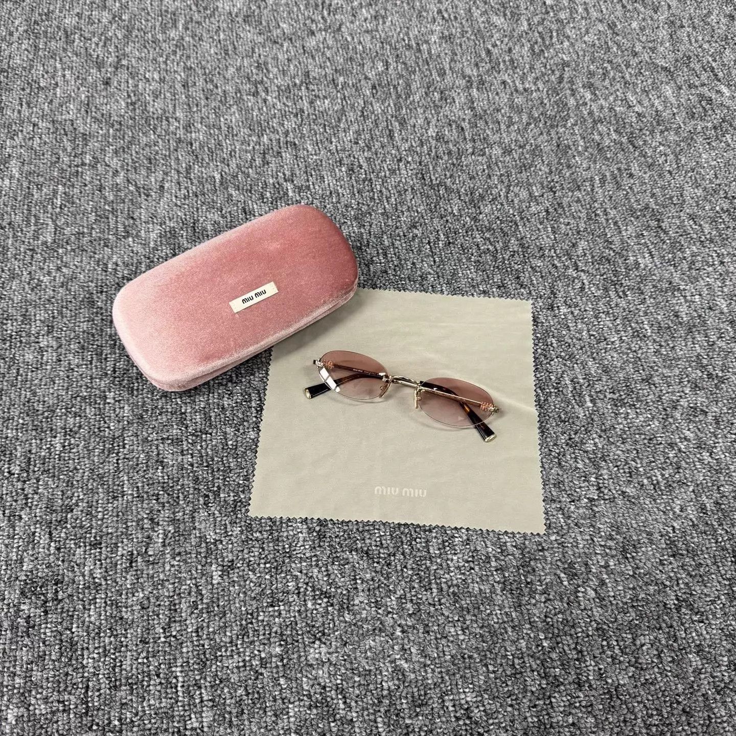Miu Miu MiuMiu Gradient Pink Retro Frameless Shades New Box Size ONE SIZE - 2 Thumbnail