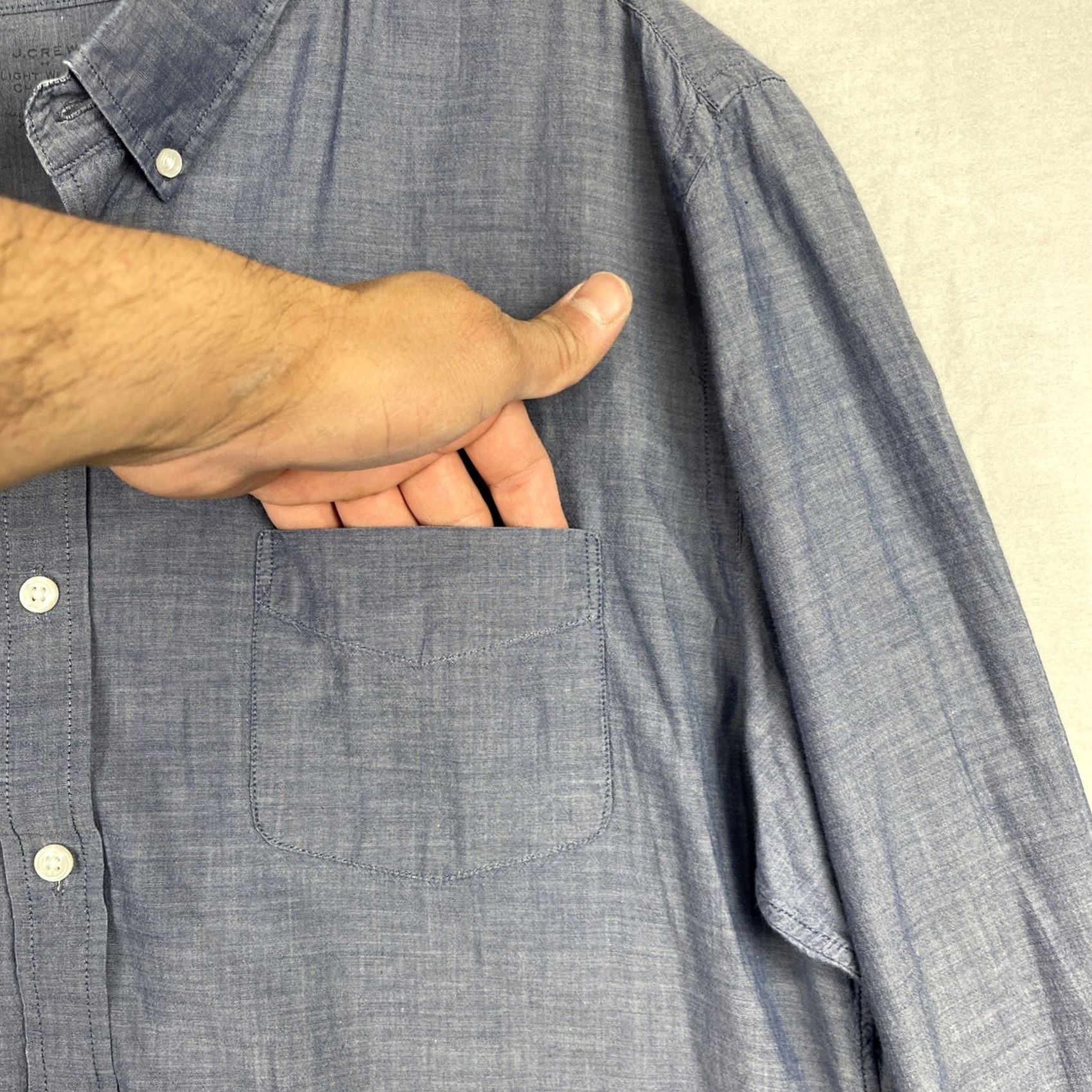 J.Crew J.CREW Shirt XL Blue Chambray Lightweight Button-Up Pocket Mens Size US XXL / EU 58 / 5 - 2 Thumbnail