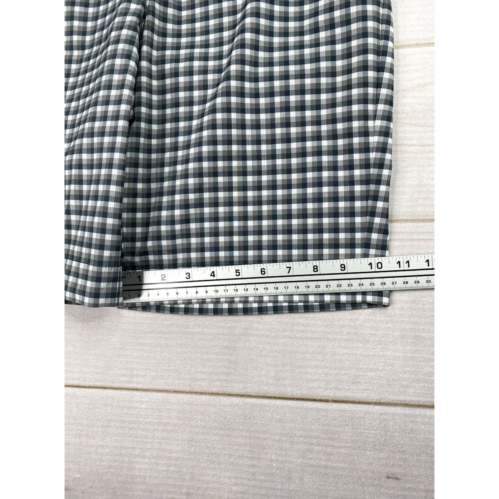 Nike Nike Golf Shorts Womens 8 Green Gray Plaid Dri-Fit Nylon Blend Stretch Bermuda Activewear Athletic Outfit Womens 8 Nike Golf Shorts Size 30" / US 8 / IT 44 - 7 Thumbnail