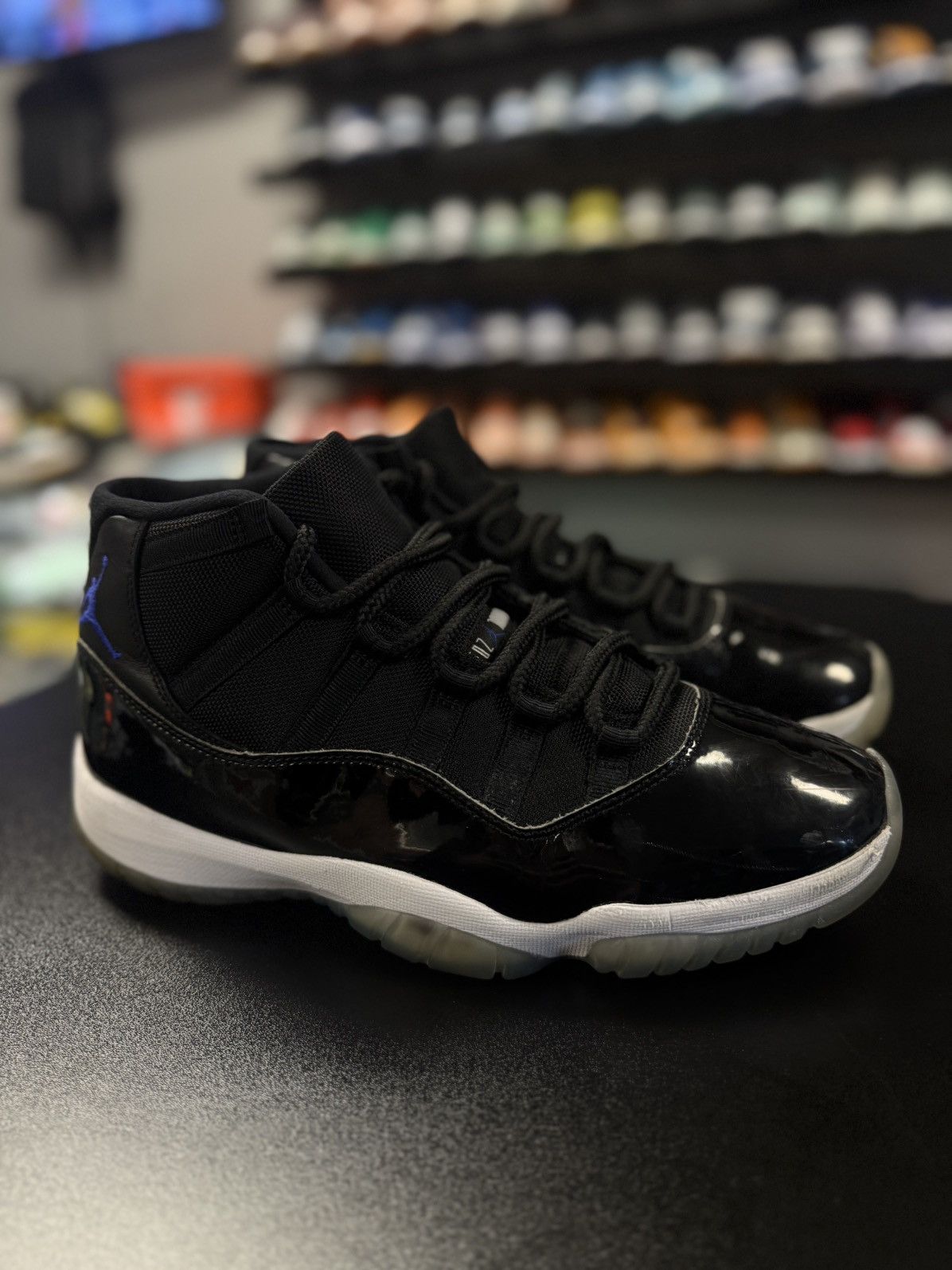 Jordan Brand × Nike Jordan 11 SpaceJam 2016 Size 10.5 (378037-003) Size US 10.5 / EU 43-44 - 2 Thumbnail