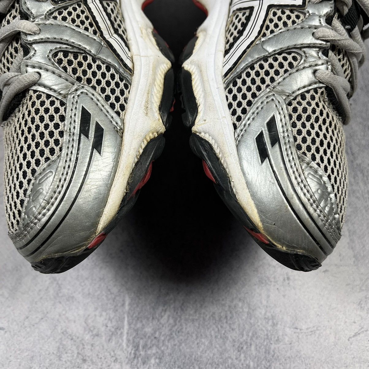 Asics Vintage Asics Gel Ikaia rare Japanese low top sneakers 00’s Size US 8 / EU 41 - 18 Thumbnail