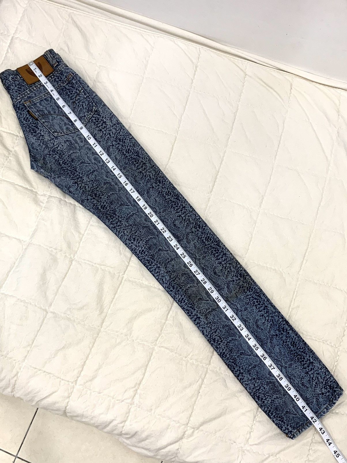 Hysteric Glamour 2000s Hysteric Glamour Snake Pattern Skinny Jeans Size US 26 / EU 42 - 25 Thumbnail