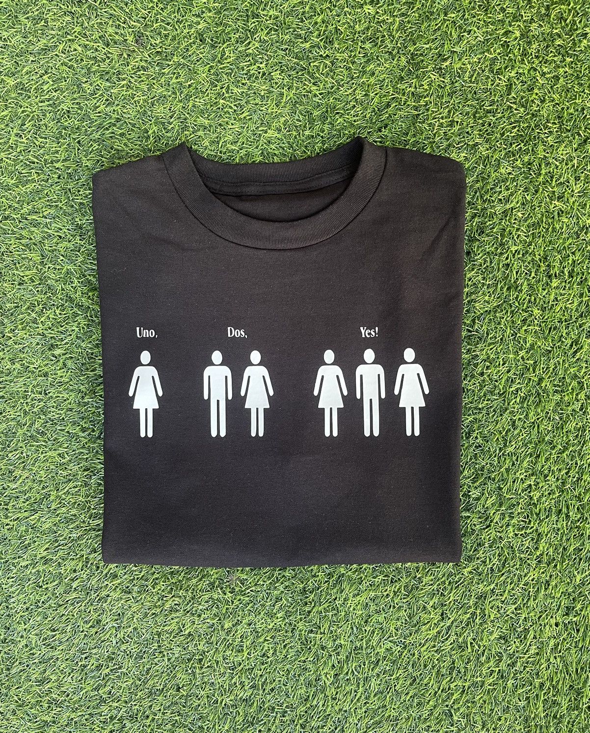 Vintage UNO, DOS, YES! TSHIRT Size US L / EU 52-54 / 3 - 1 Thumbnail