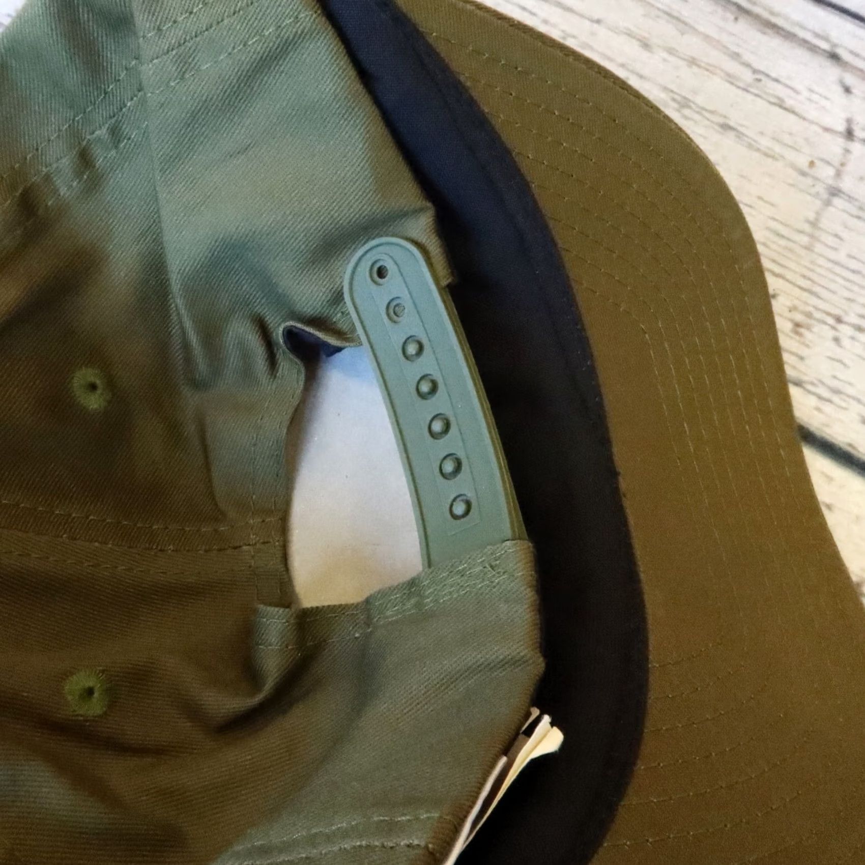 Adidas VINTAGE Adidas Logo Snapback Hat Cap Green Men One Size Adidas Cap Green Deadstock 90s Logo Snapback Hat Men Green Size ONE SIZE - 3 Thumbnail