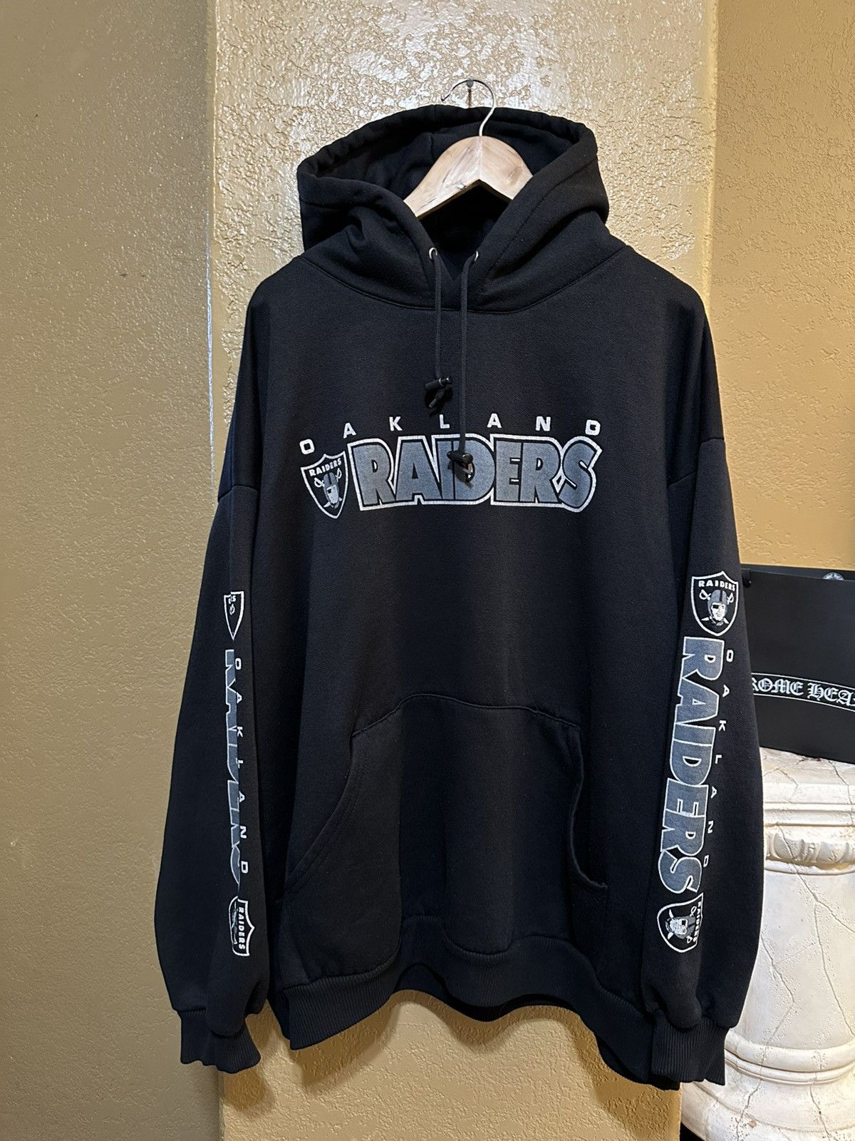 Vintage 🏴‍☠️ vintage Oakland Raiders pullover hoodie xl NFL Size US XL / EU 56 / 4 - 2 Thumbnail