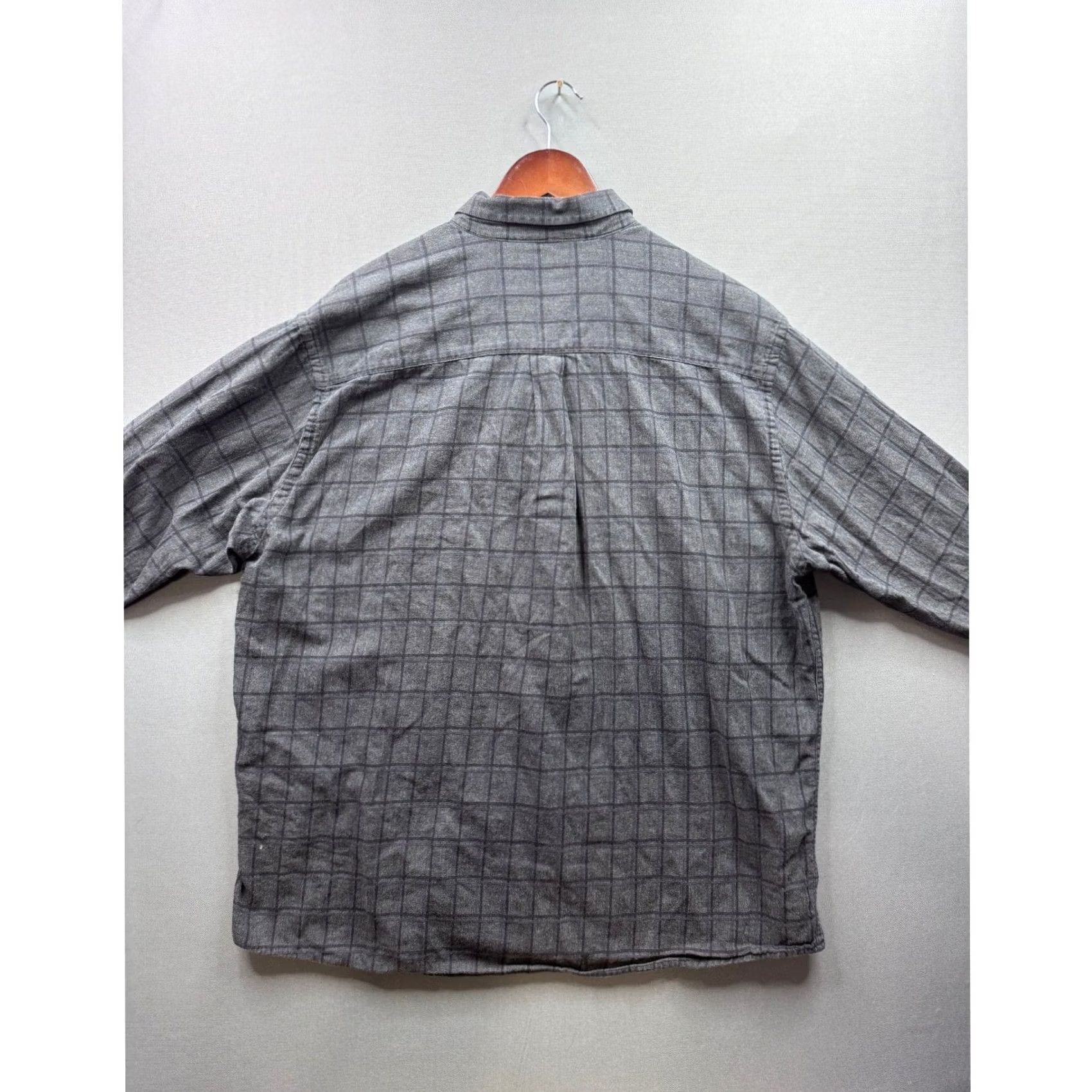 Perry Ellis Perry Ellis Mens XL Gray Plaid Button-Down Shirt 100 Cotton Long Sleeve Casual Size US XL / EU 56 / 4 - 7 Thumbnail