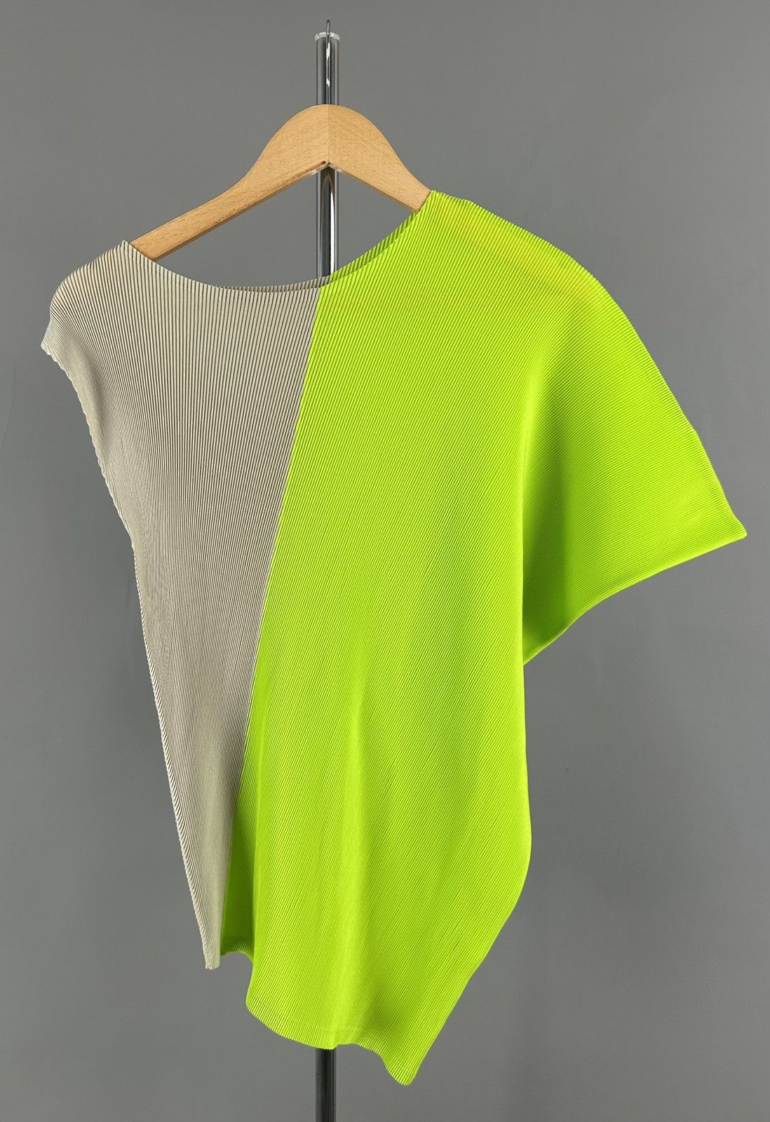 Pleats Please - Issey Miyake - One Shoulder Asymmetrical Top