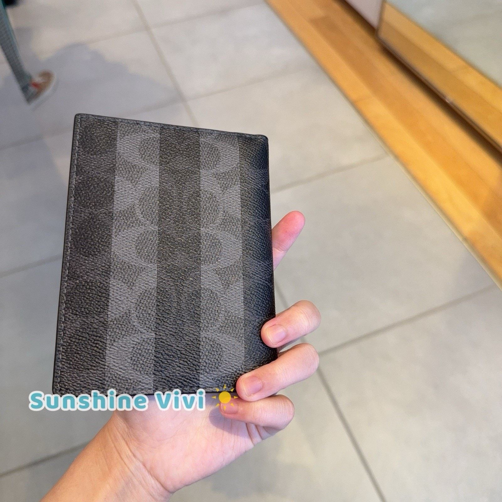Coach NWT Coach Passport Card Case Stripes Black/Grey CEB77 Size ONE SIZE - 2 Thumbnail
