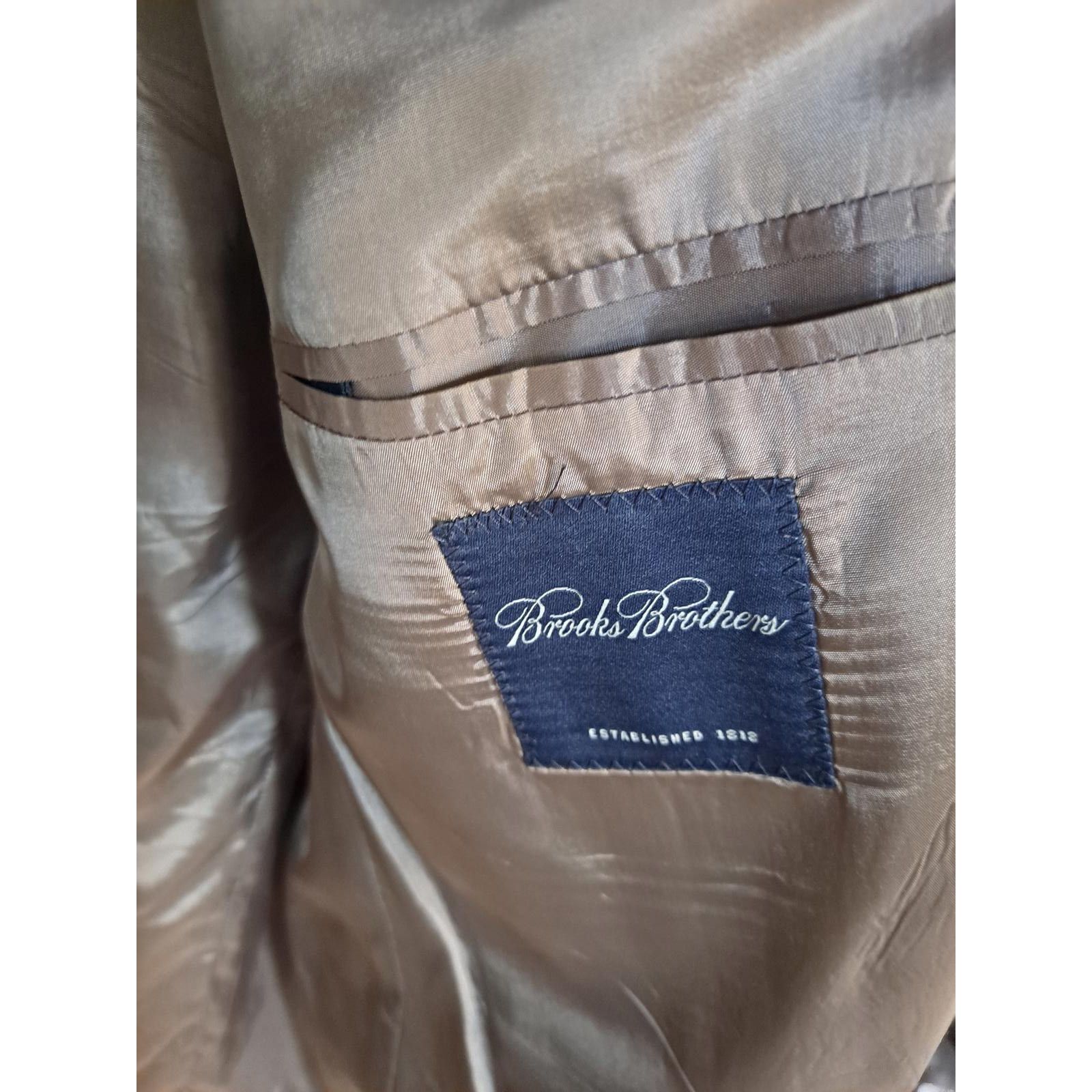 Brooks Brothers Brooks Brothers 2 Button Black and Tan Plaid Blazer Silk/Lin Size 44R - 4 Thumbnail