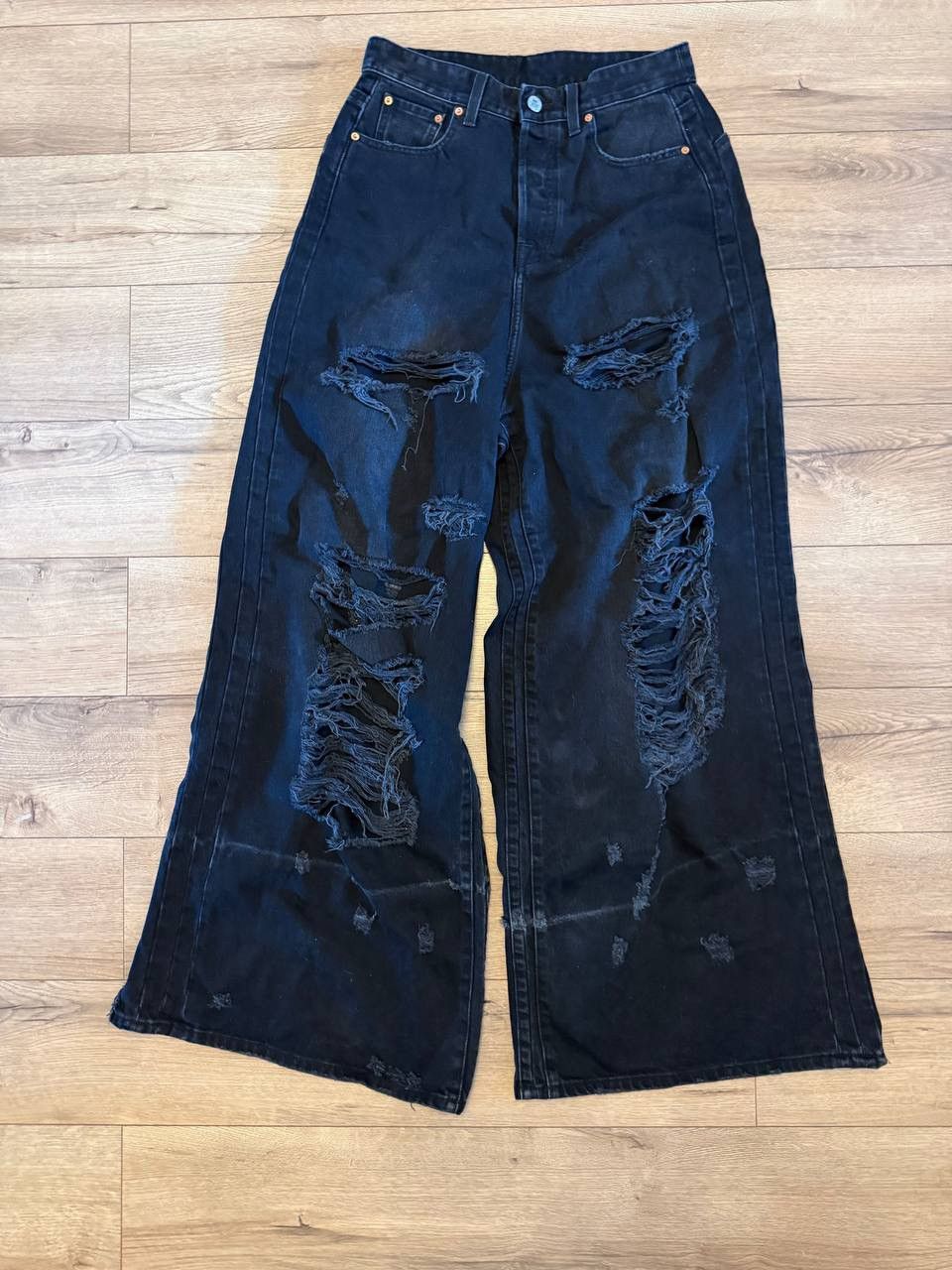 Vetements Vetements destroyed baggy jeans | Grailed