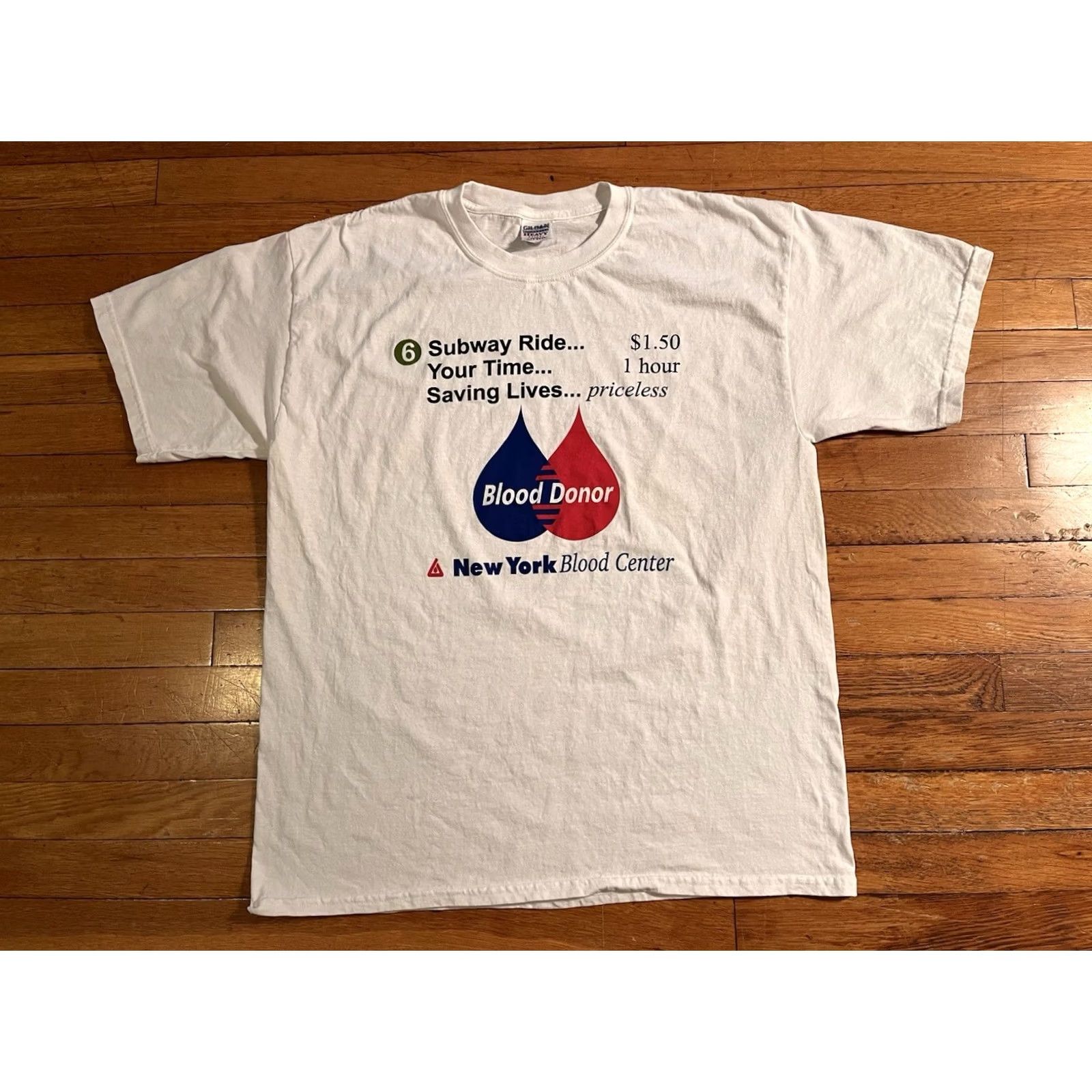 Gildan VINTAGE New York Blood Center 6 Train Subway Shirt Men’s XL White 90s City Logo T-Shirt Size US XL / EU 56 / 4 - 2 Thumbnail