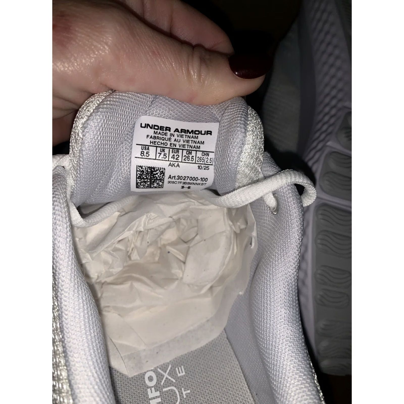 Under Armour Under Armour Charged Surge 4 White/Grey Mens US 8.5 Sneaker Size US 9 / EU 42 - 6 Thumbnail