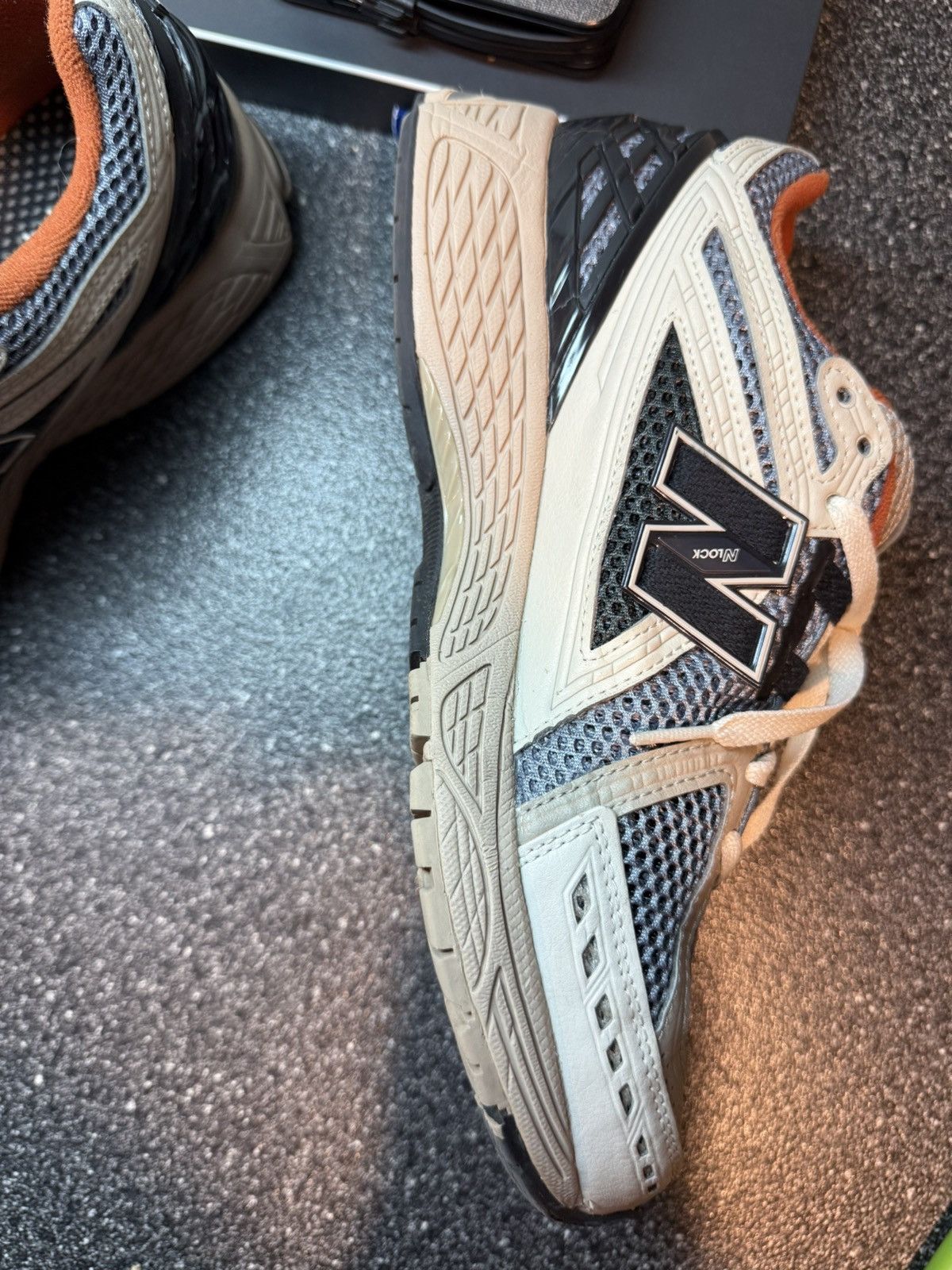 New Balance New Balance 1906R Size 9 Exclusive Blacktop Mindful Grey Size US 9 / EU 42 - 9 Thumbnail