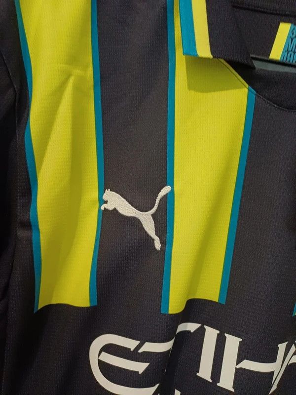 Puma Puma Manchester City 2024/25 Away Shirt (Haaland 9) Size US M / EU 48-50 / 2 - 11 Thumbnail
