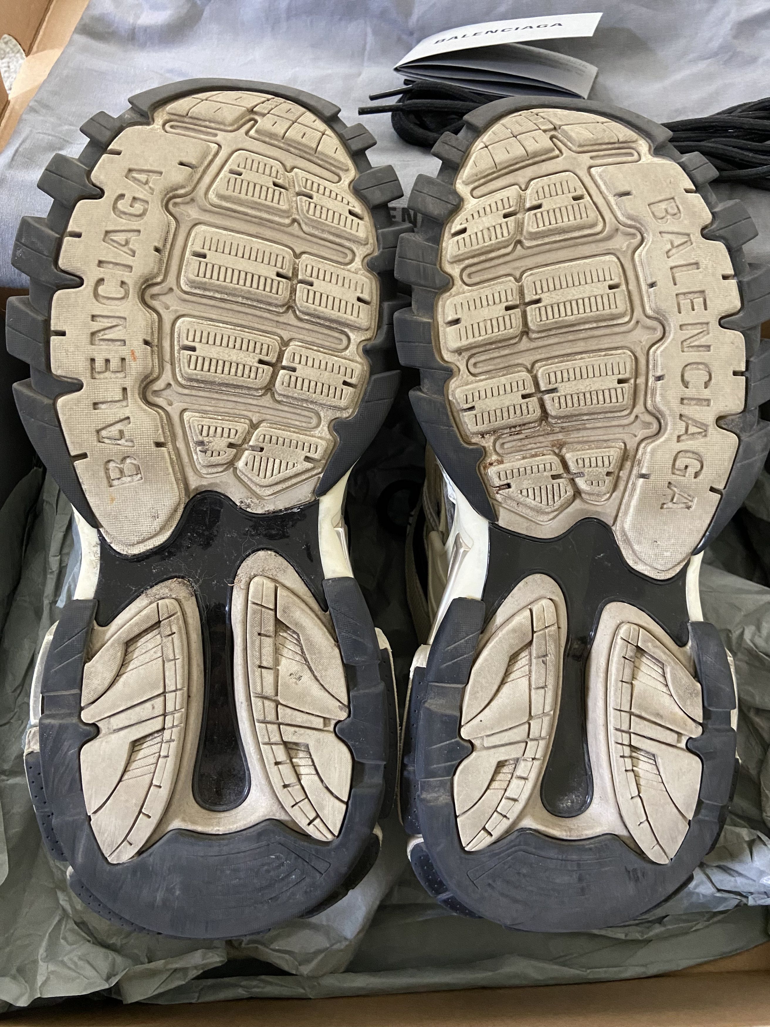 Balenciaga MSRP $1150 Balenciaga Track 2.0 Sneaker Black Beige Size 41 Size US 8 / EU 41 - 3 Thumbnail