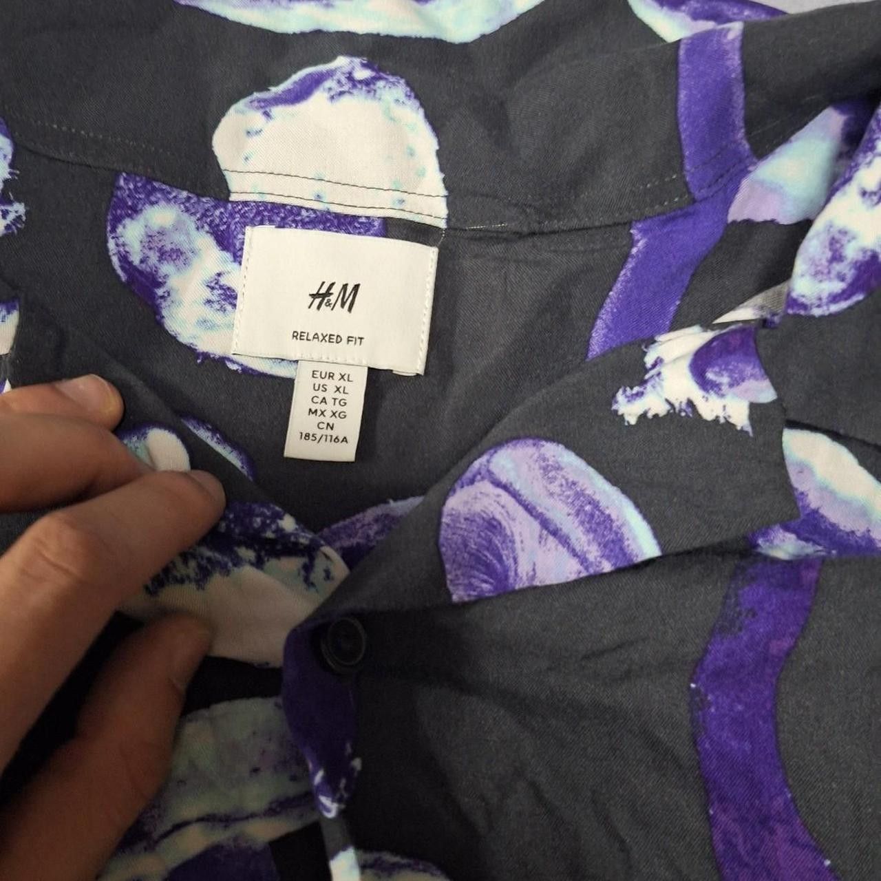 H&M H&M purple and black mushroom print shirt Size US XL / EU 56 / 4 - 3 Thumbnail