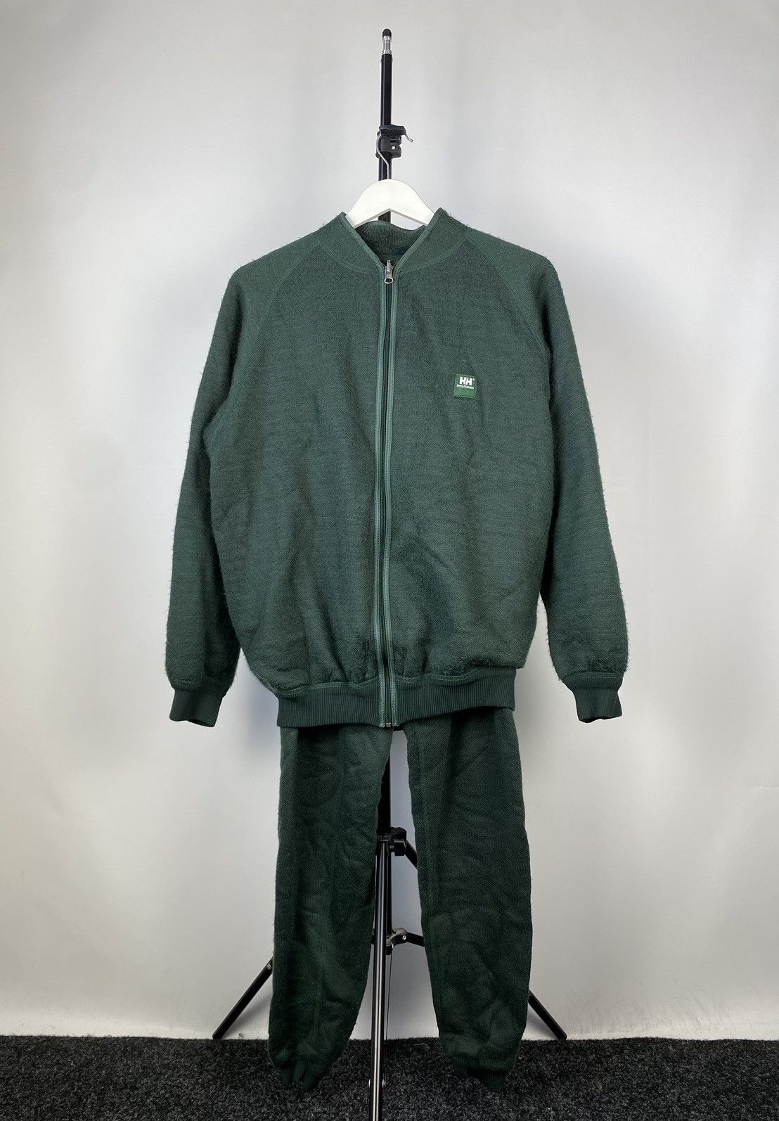 Helly Hansen Helly Hansen Fleece suit Vintage 90's (jacket + pants) Size US L / EU 52-54 / 3 - 1 Thumbnail