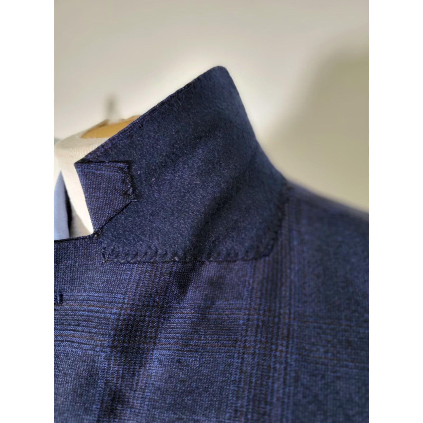Hart Schaffner Marx Hart Schaffner Marx NY Fit 48R red Blue Plaid 2-piece DRAGO Suit Jacket Pants Size 48R - 4 Thumbnail