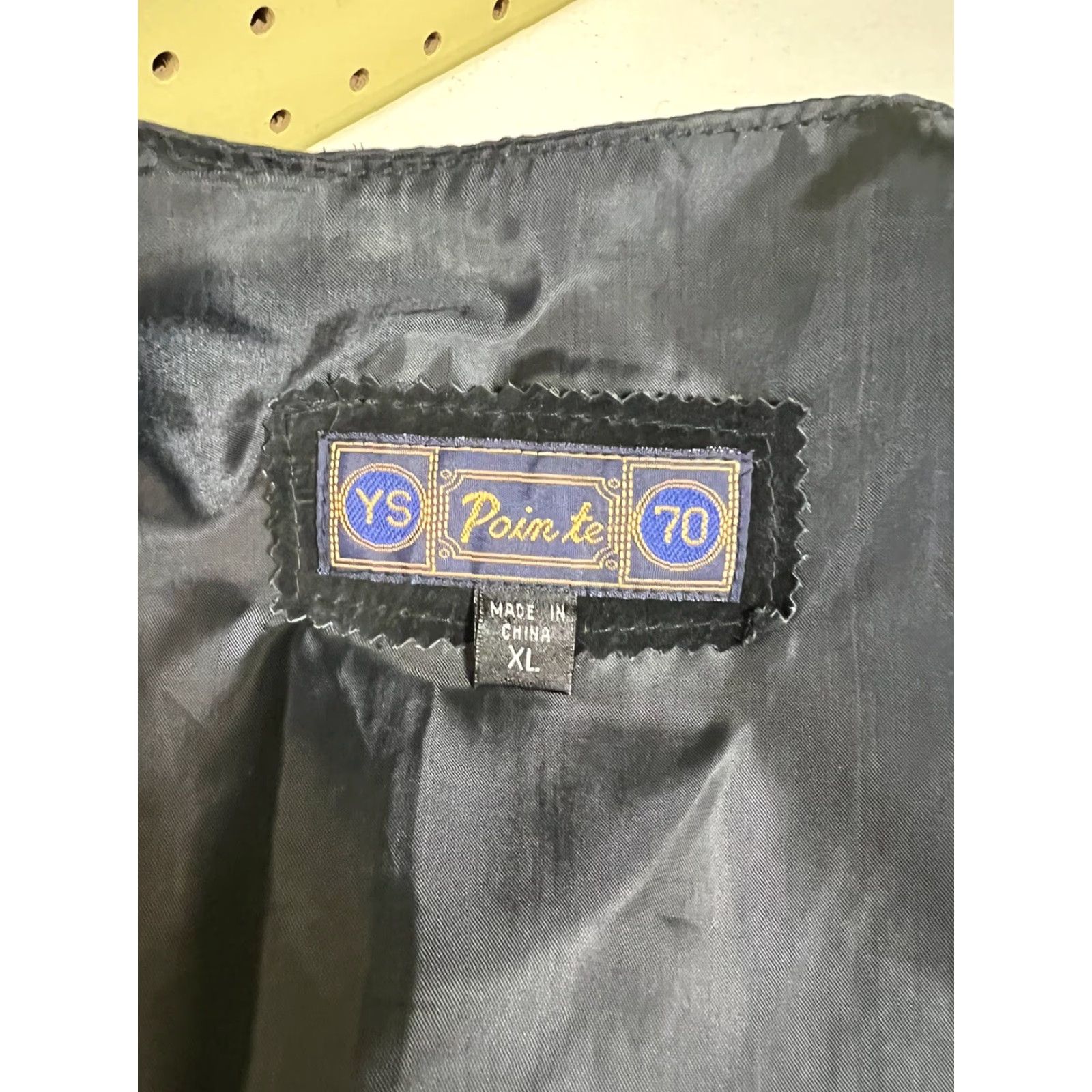Vintage VINTAGE Western Vest Leather Satin Black XL Women Snap Western Vest Womens XL Black Satin Leather Snap Vintage Size XL / US 12-14 / IT 48-50 - 5 Thumbnail