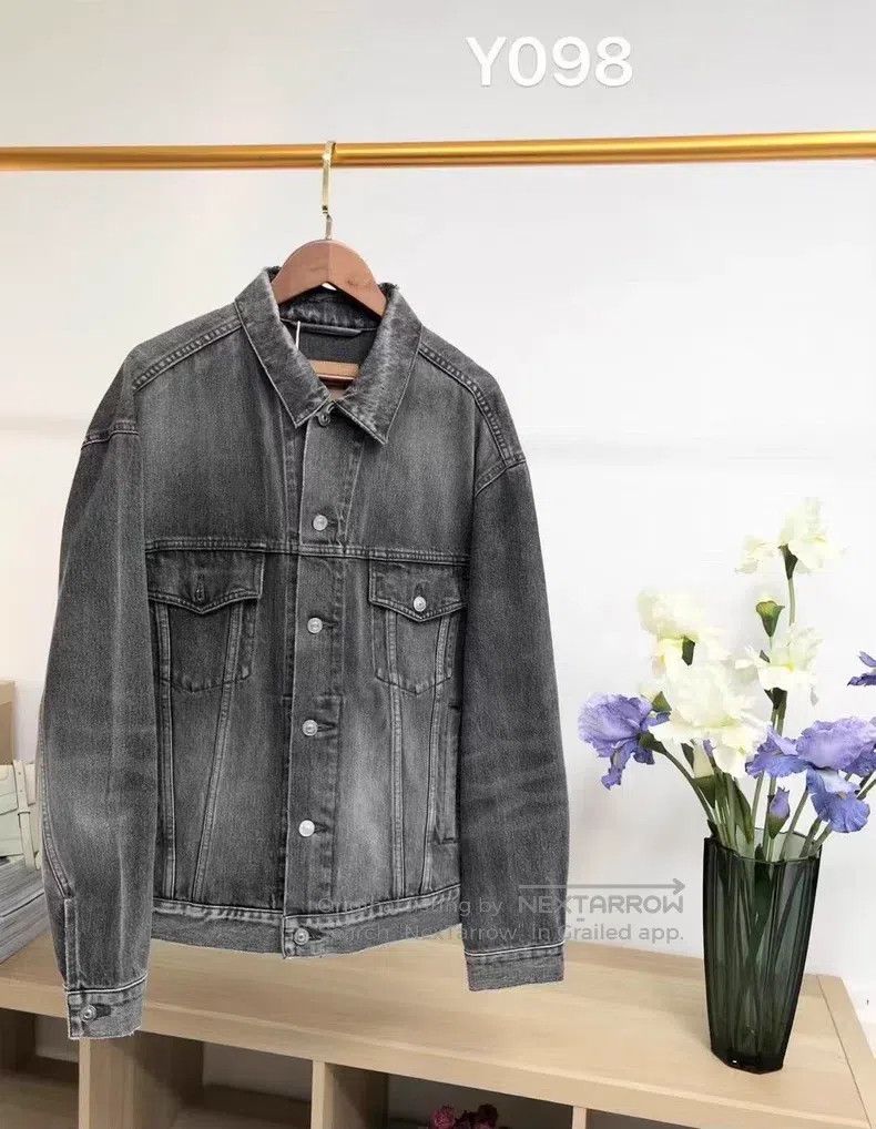 Balenciaga Balenciaga Distressed Logo Denim Jacket Size XXS / US 00 / IT 34 - 1 Thumbnail