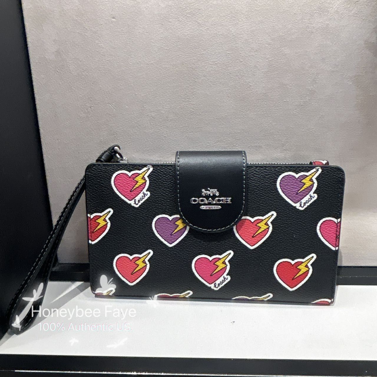 Coach Phone Wallet With Heart Bolt Print CW491 Size ONE SIZE - 7 Thumbnail
