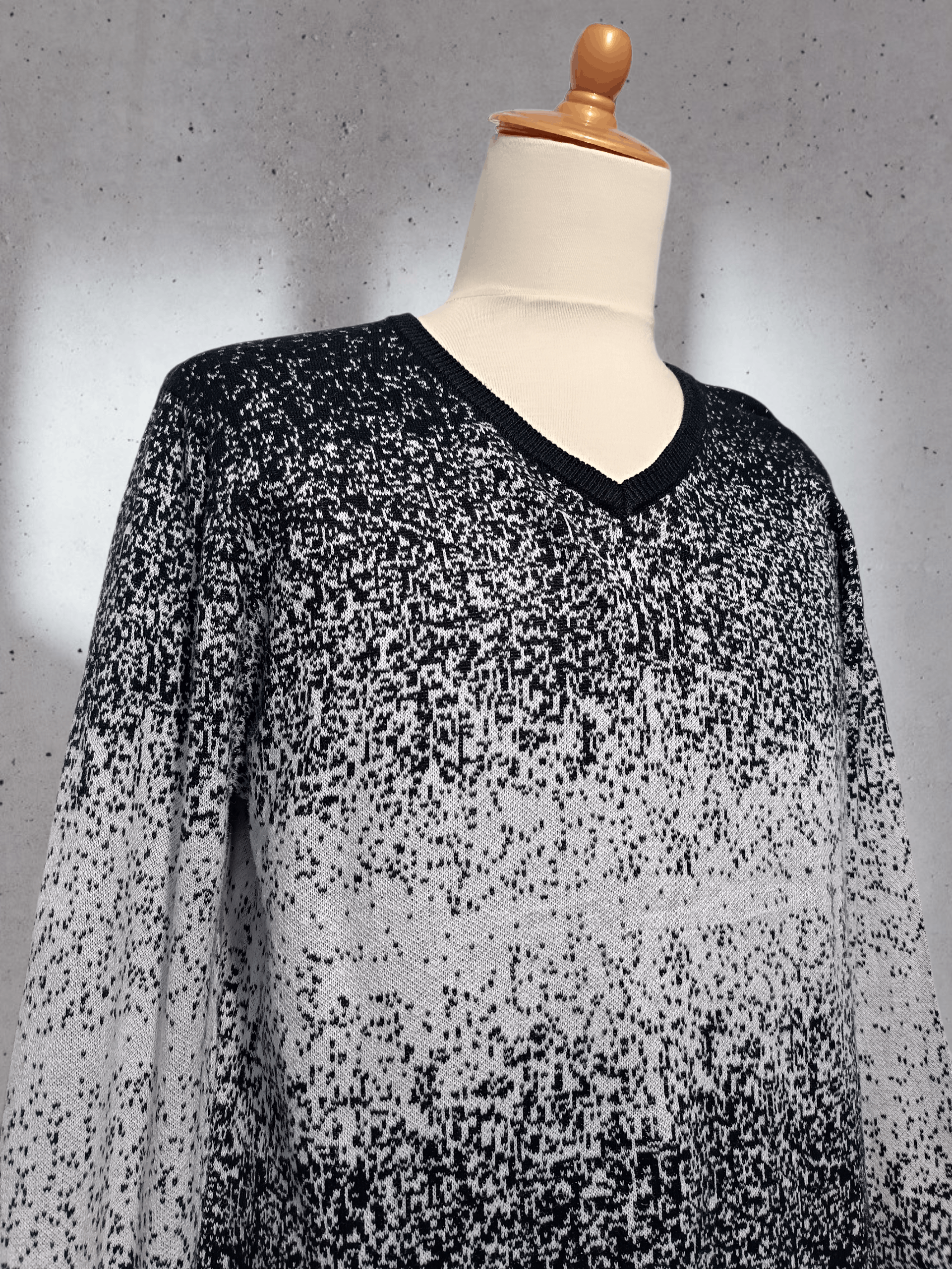 In The Attic In The Attic Homme V-Neck Knit Size US L / EU 52-54 / 3 - 4 Thumbnail