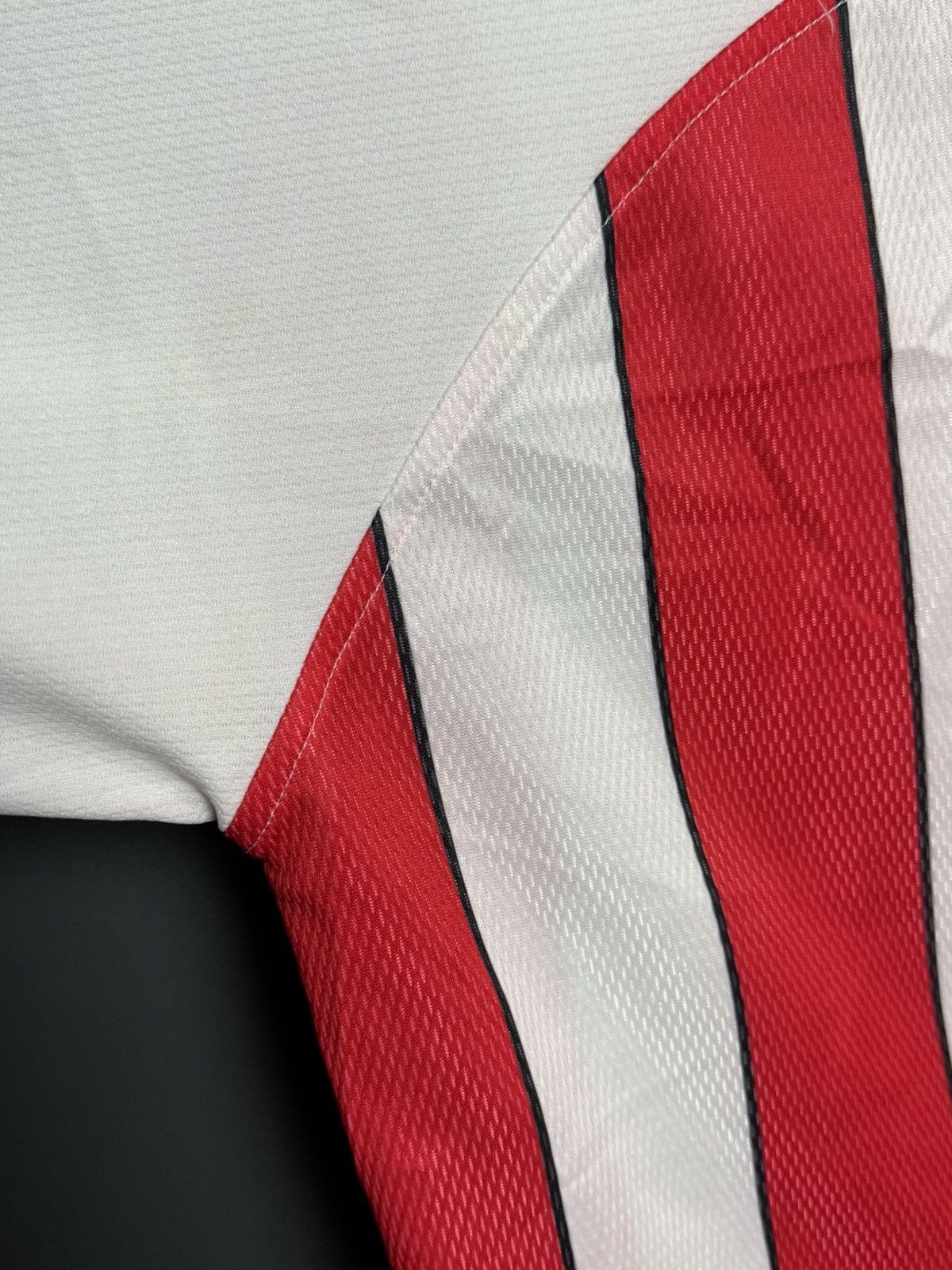 Le Coq Sportif Sheffield United 02/04 Home Football Jersey Size US L / EU 52-54 / 3 - 6 Thumbnail