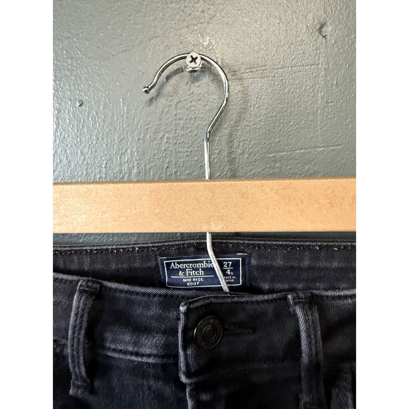 Abercrombie & Fitch Abercrombie & Fitch Jeans Womens Black Straight Regular 27/4S Denim 28 Inseam Size 27/4S Adults Womens Black Straight Jeans Size 27" / US 4 / IT 40 - 3 Thumbnail
