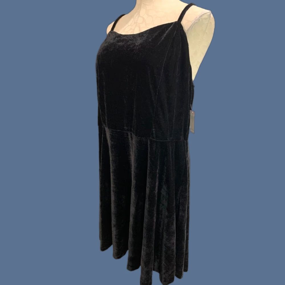 Joe Boxer VINTAGE Joe Boxer Velour Dress Spaghetti Strap Junior Womens 2X Knee Length Black New Size XXL / US 16-18 / IT 52-54 - 1 Thumbnail