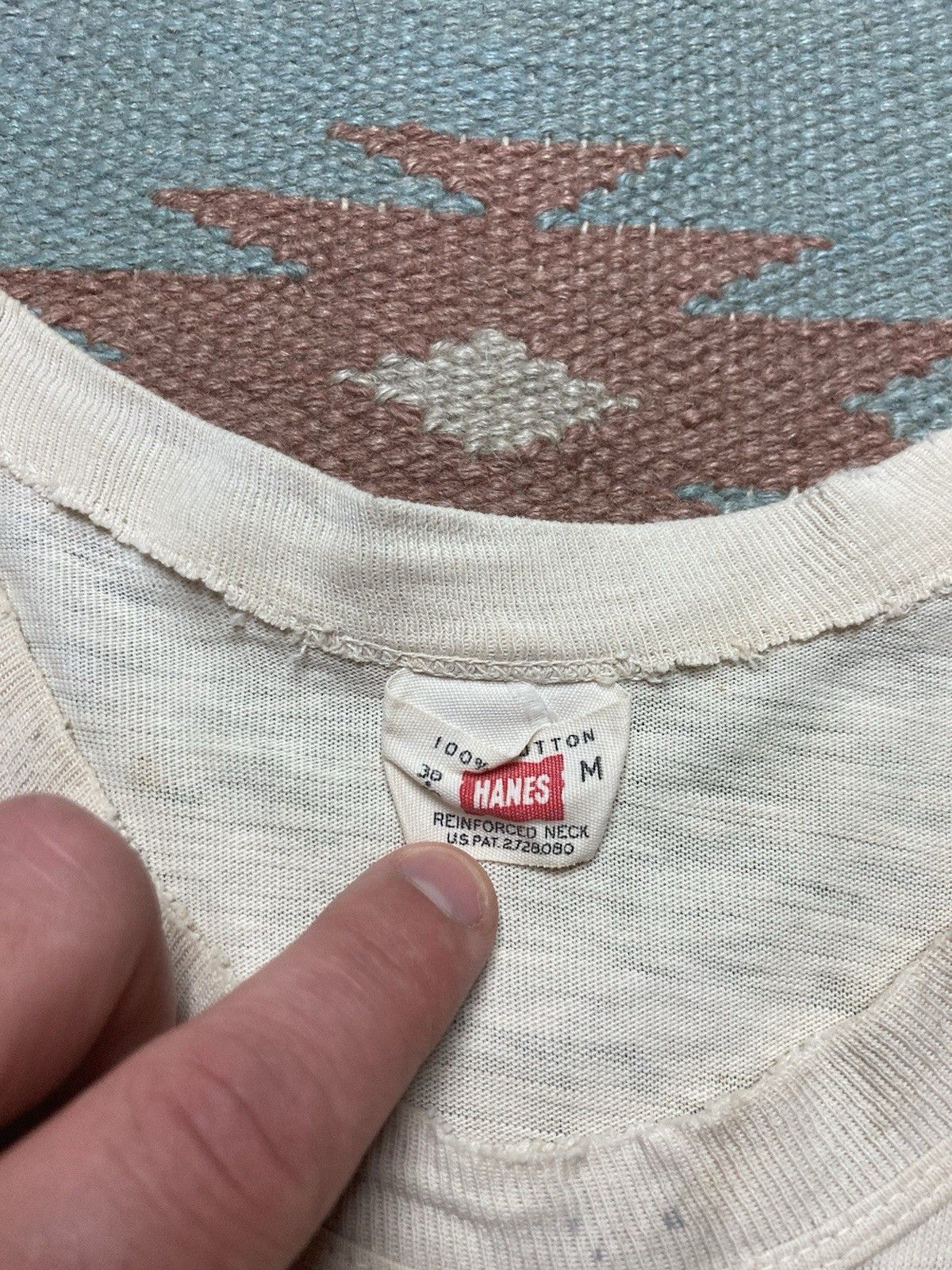 Vintage 60s blank white t shirt Hanes distressed thrashed medium Size US M / EU 48-50 / 2 - 9 Thumbnail