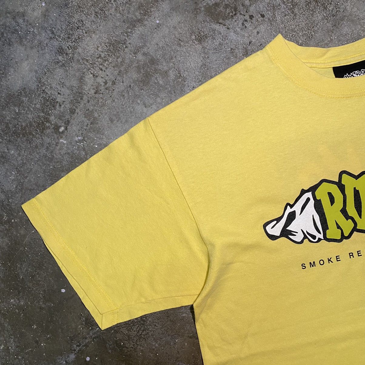 Vintage Y2K RUDIES SMOKE RECORDS LONG BEACON T SHIRT RARE Size US L / EU 52-54 / 3 - 6 Thumbnail