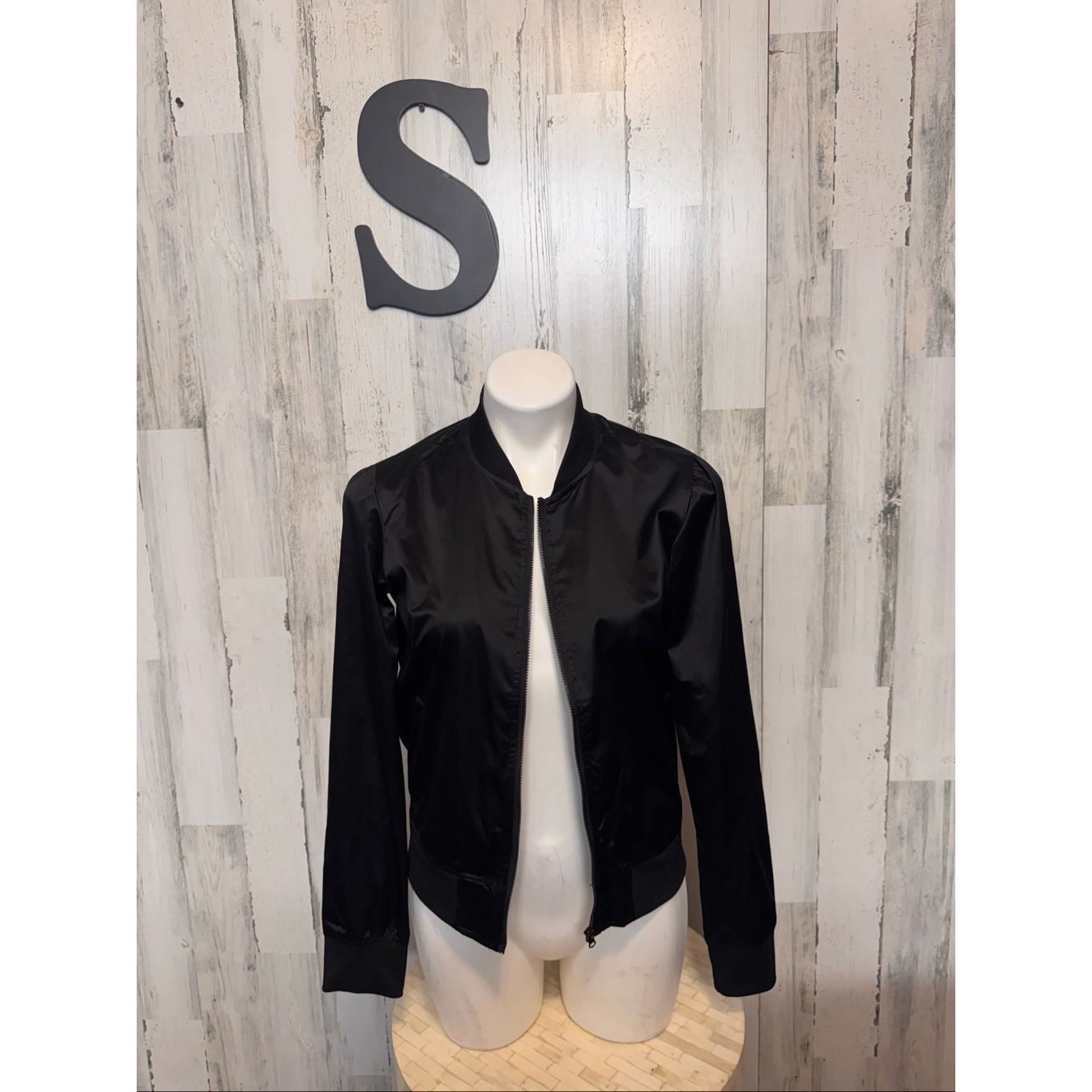 City Streets City Streets Lightweight Sleek Black Full Zip Classic Flight Size S / US 4 / IT 40 - 1 Thumbnail