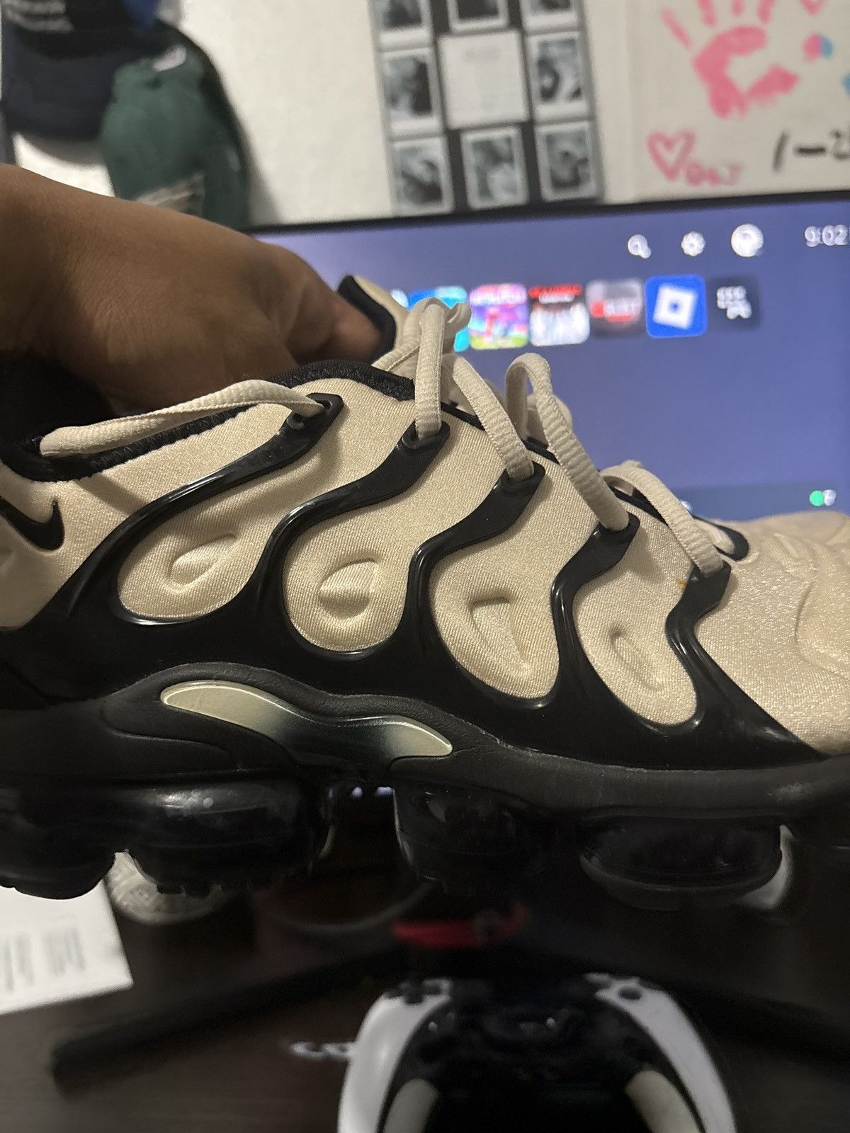 Nike Nike vapormaxes Size US 9.5 / EU 42-43 - 1 Thumbnail