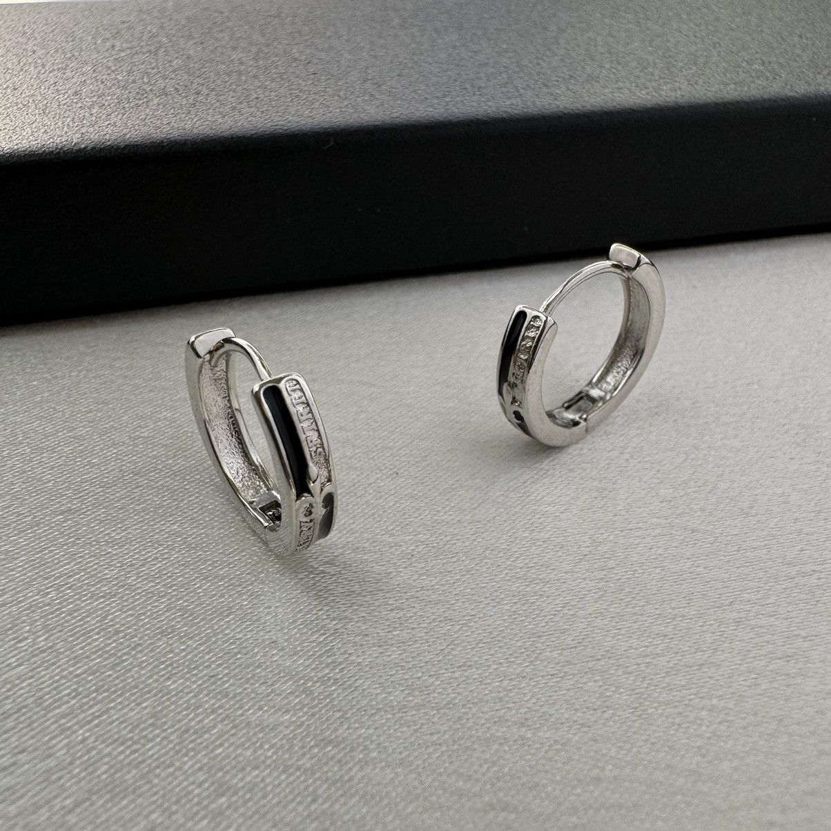 Other Small Hoop Earrings for Men Women Hip Hop Unisex Style Size ONE SIZE - 2 Thumbnail