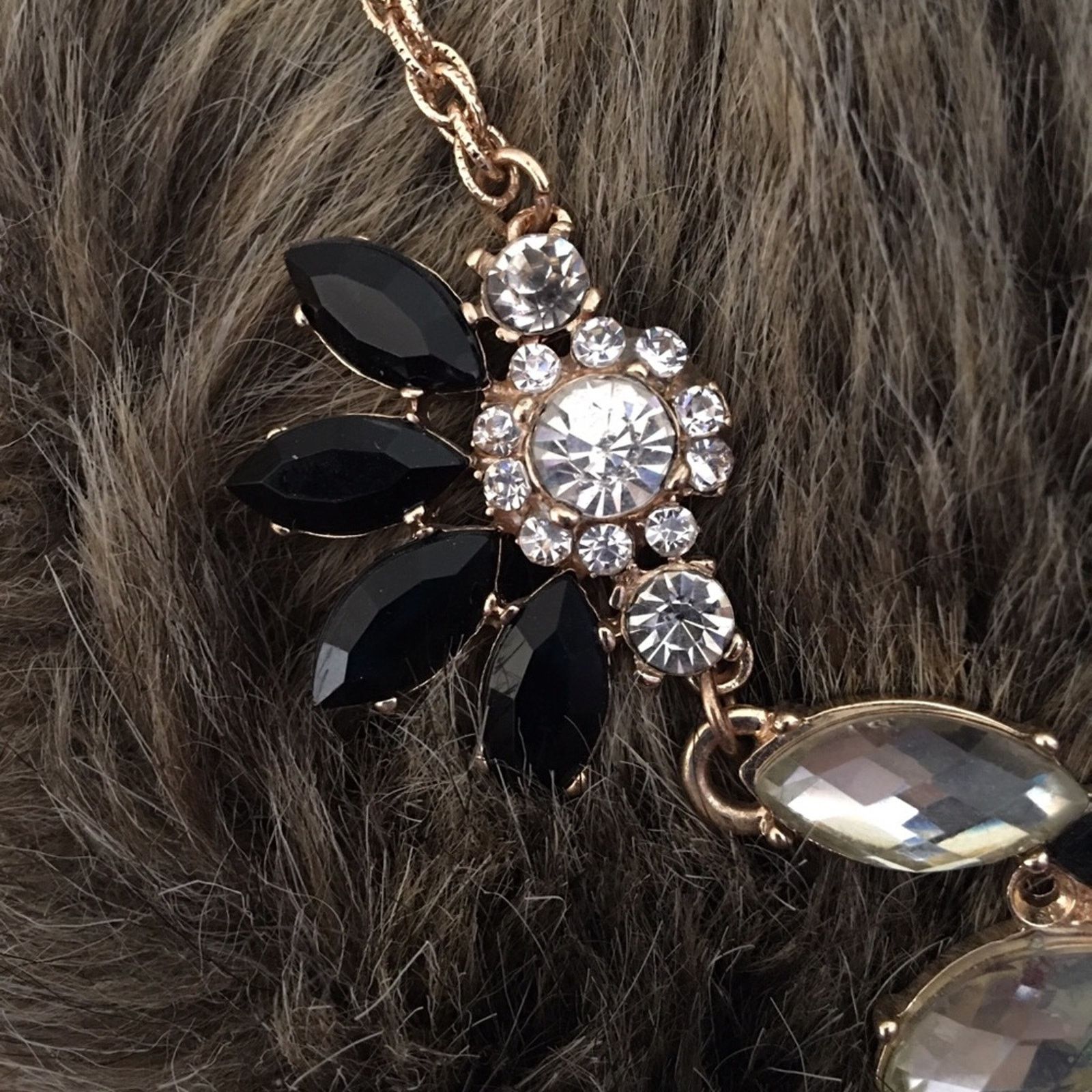 Jewelry Black white and cream faceted stone bling necklace Size ONE SIZE - 7 Thumbnail