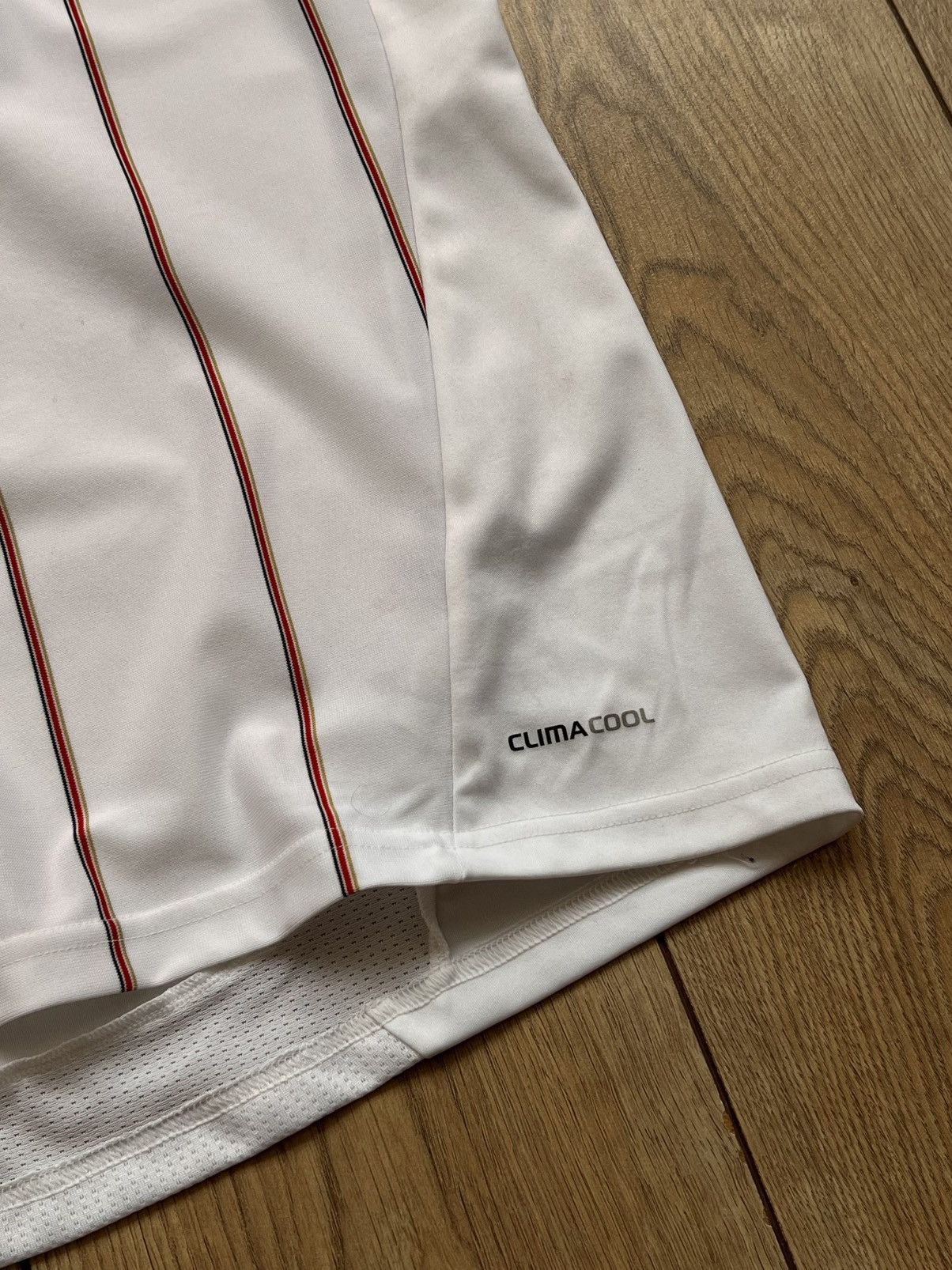 Adidas Adidas FC Liverpool 2010/2011 Away Football Jersey #10 Cole Size US M / EU 48-50 / 2 - 3 Thumbnail