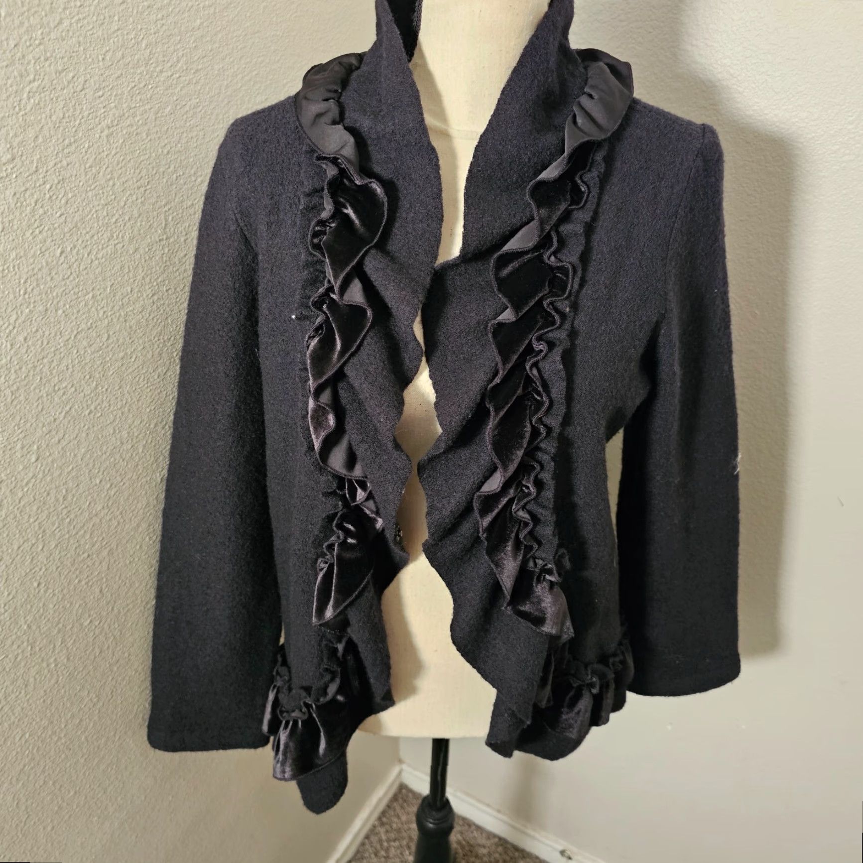 Madison Madison Black Open Front Cardigan Sweater Women's L Long Sleeve Ruffle Trim Size L / US 10 / IT 46 - 2 Thumbnail
