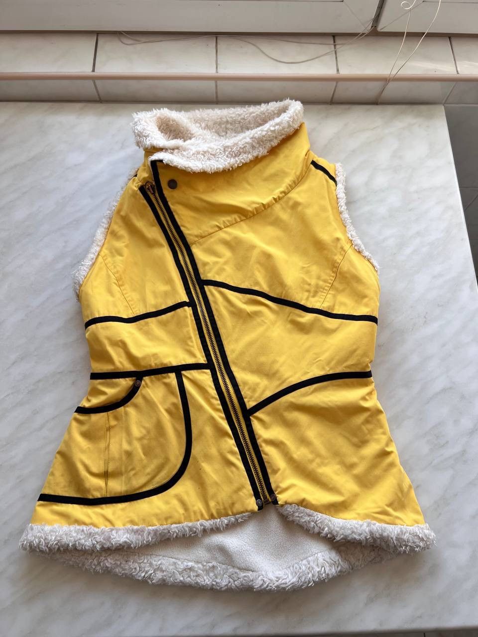 Diesel Vintage DIESEL Archive Avantgarde Y2K Vest Faux Fur Jacket Size M / US 6-8 / IT 42-44 - 16 Thumbnail