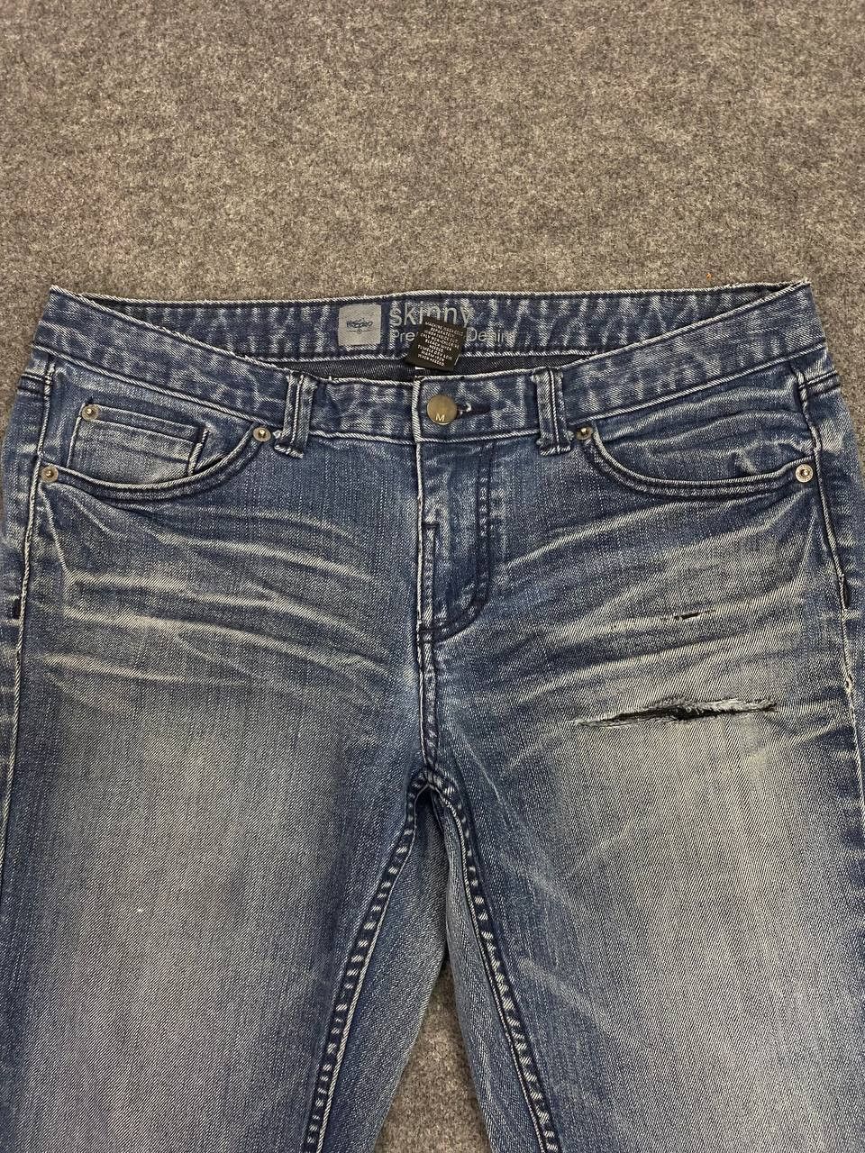 mossimo premium distressed denim nice design