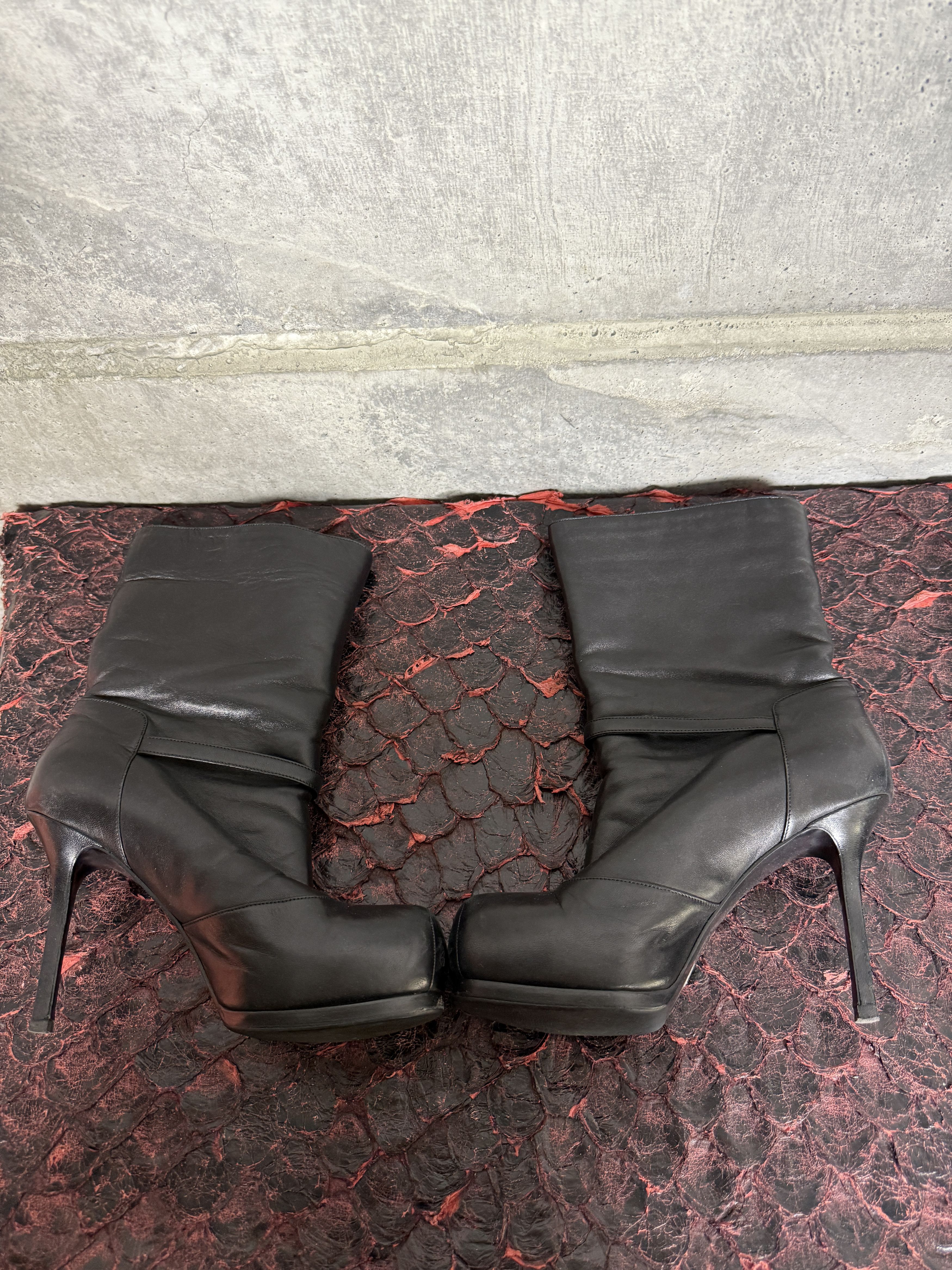 Yves Saint Laurent Yves Saint Laurent Tribtoo Black Leather Fur Lined Boots Size US 7.5 / IT 37.5 - 5 Thumbnail