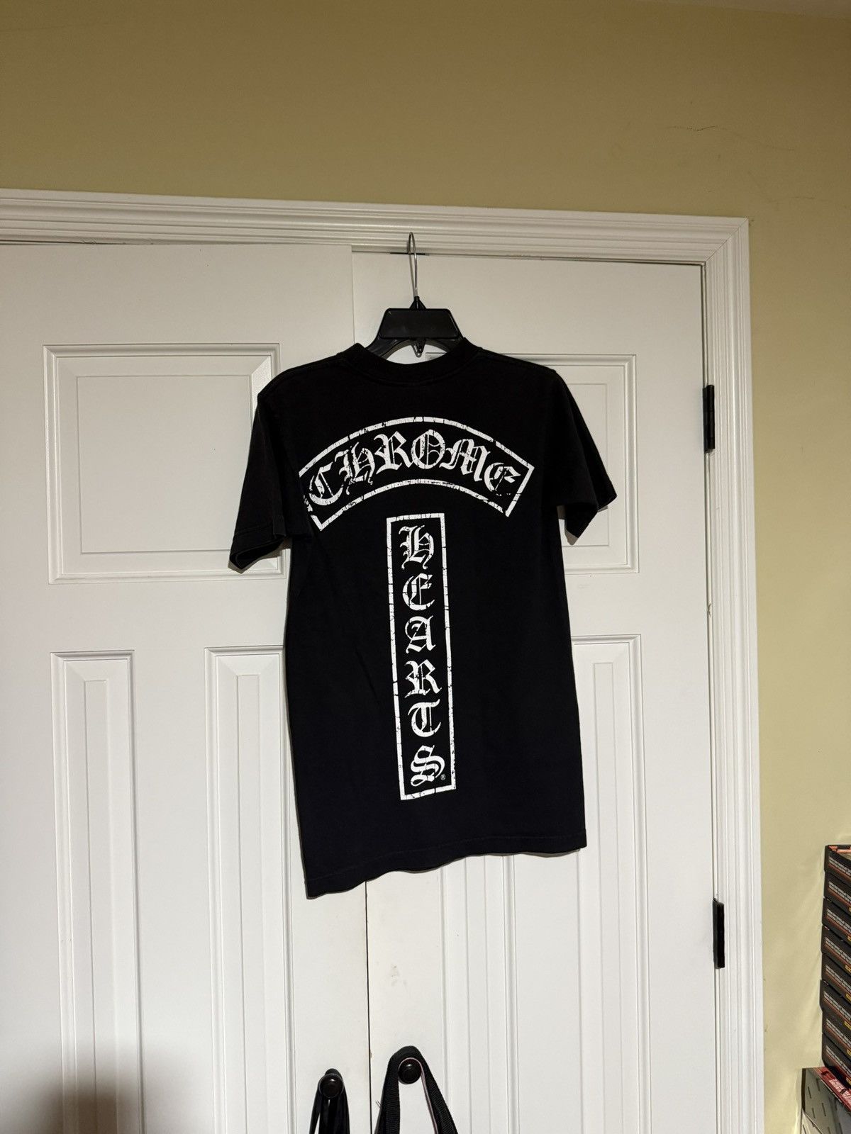 Chrome Hearts Chrome Hearts Black Cracked Logo T-shirt Size US S / EU 44-46 / 1 - 3 Thumbnail
